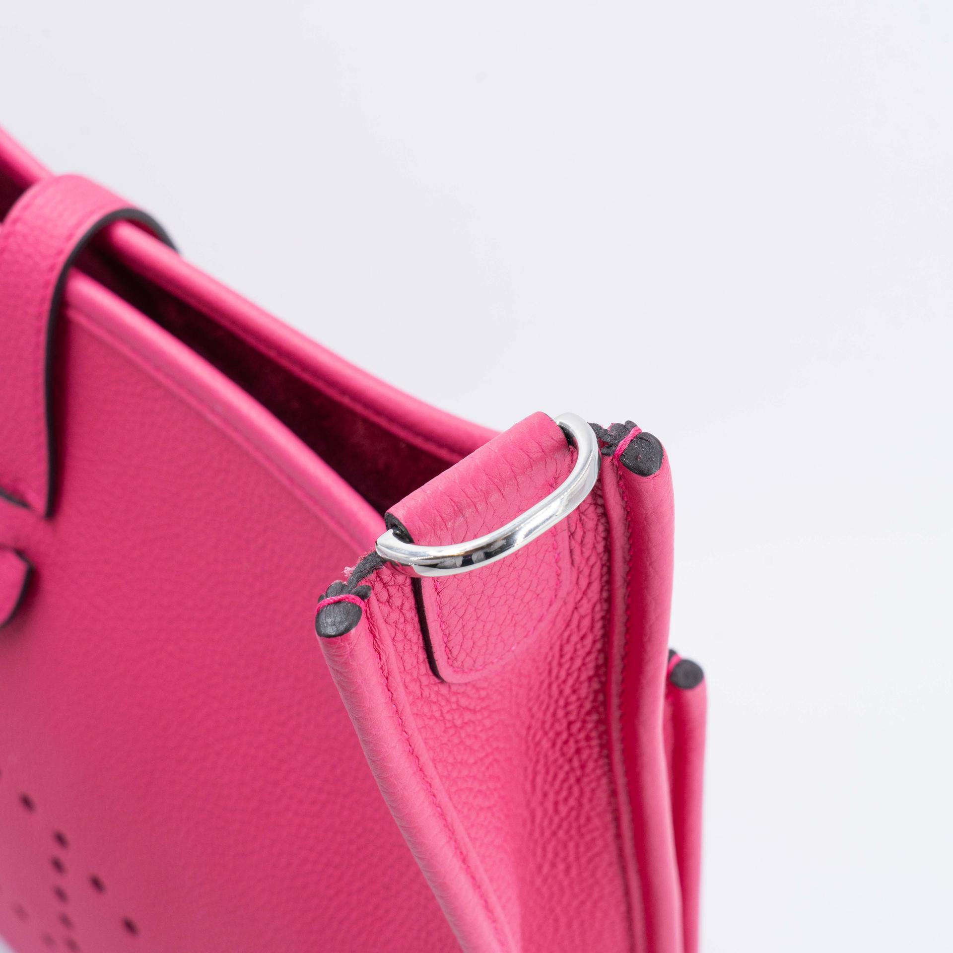 Excellent ( Rank SA ) HERMÈS Evelyne 29 Rose Shocking (5R) Clemence Palladium hardware U (2022) - 3