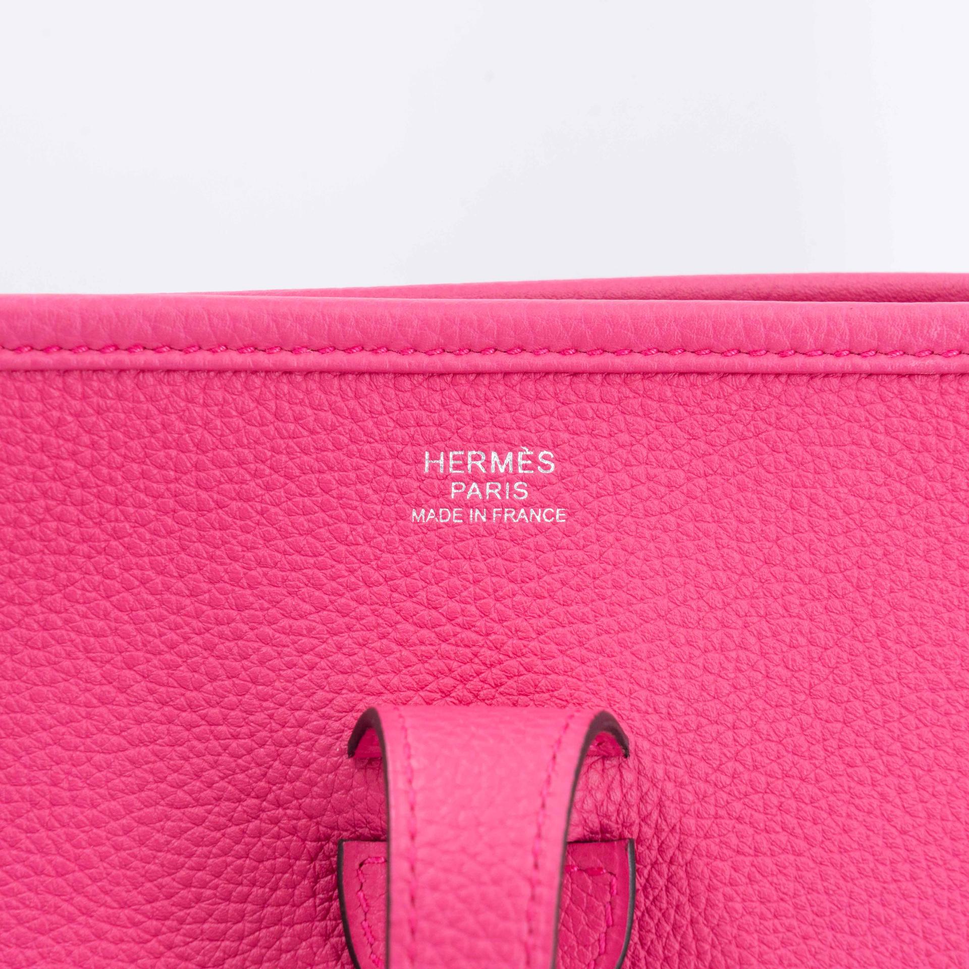 Excellent ( Rank SA ) HERMÈS Evelyne 29 Rose Shocking (5R) Clemence Palladium hardware U (2022) - 11