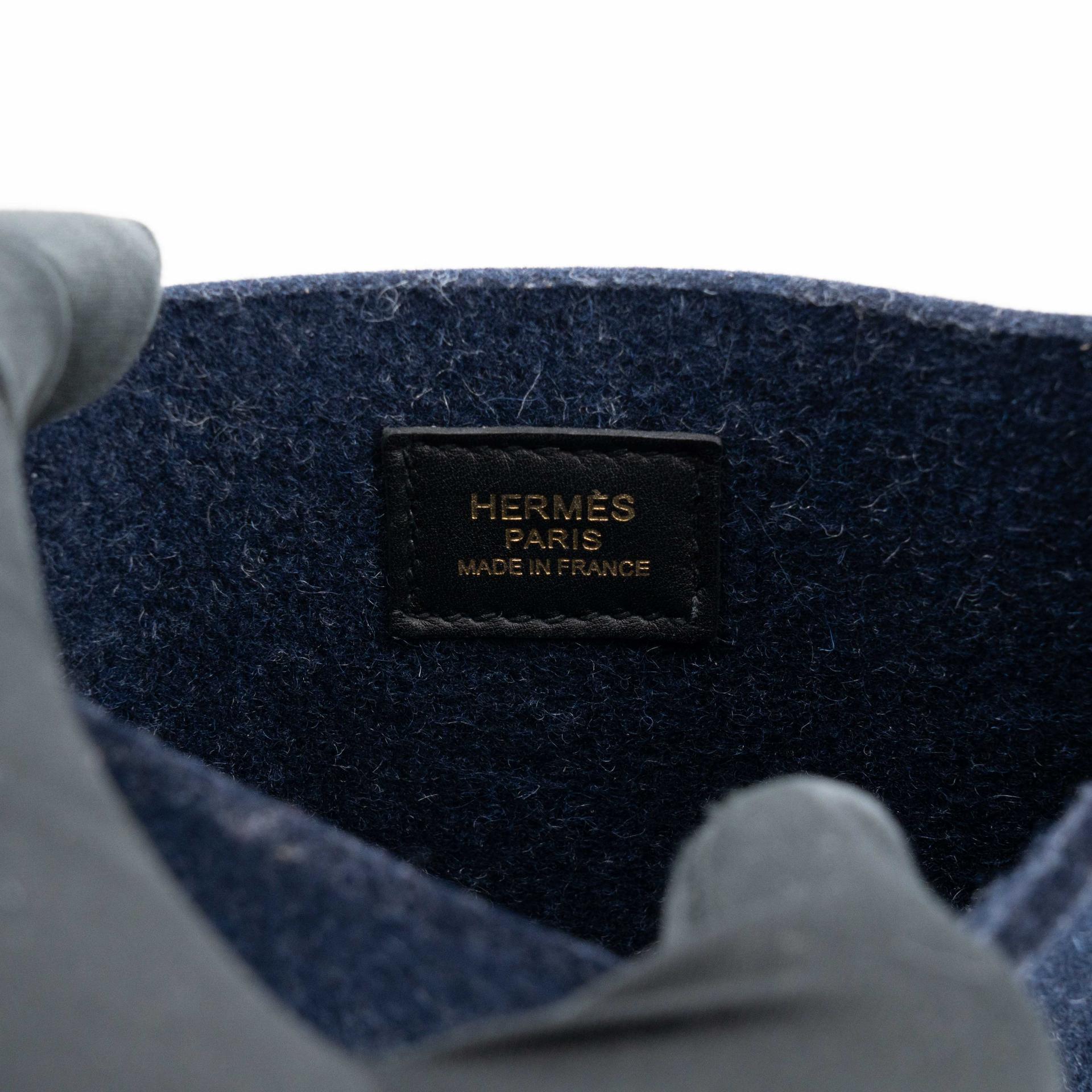 Very Good ( Rank A) HERMÈS Mini Evelyne 16 Amazone 112cm Bleu Nuit (2Z) Swift Feutre Gold hardware D (2019) - 16