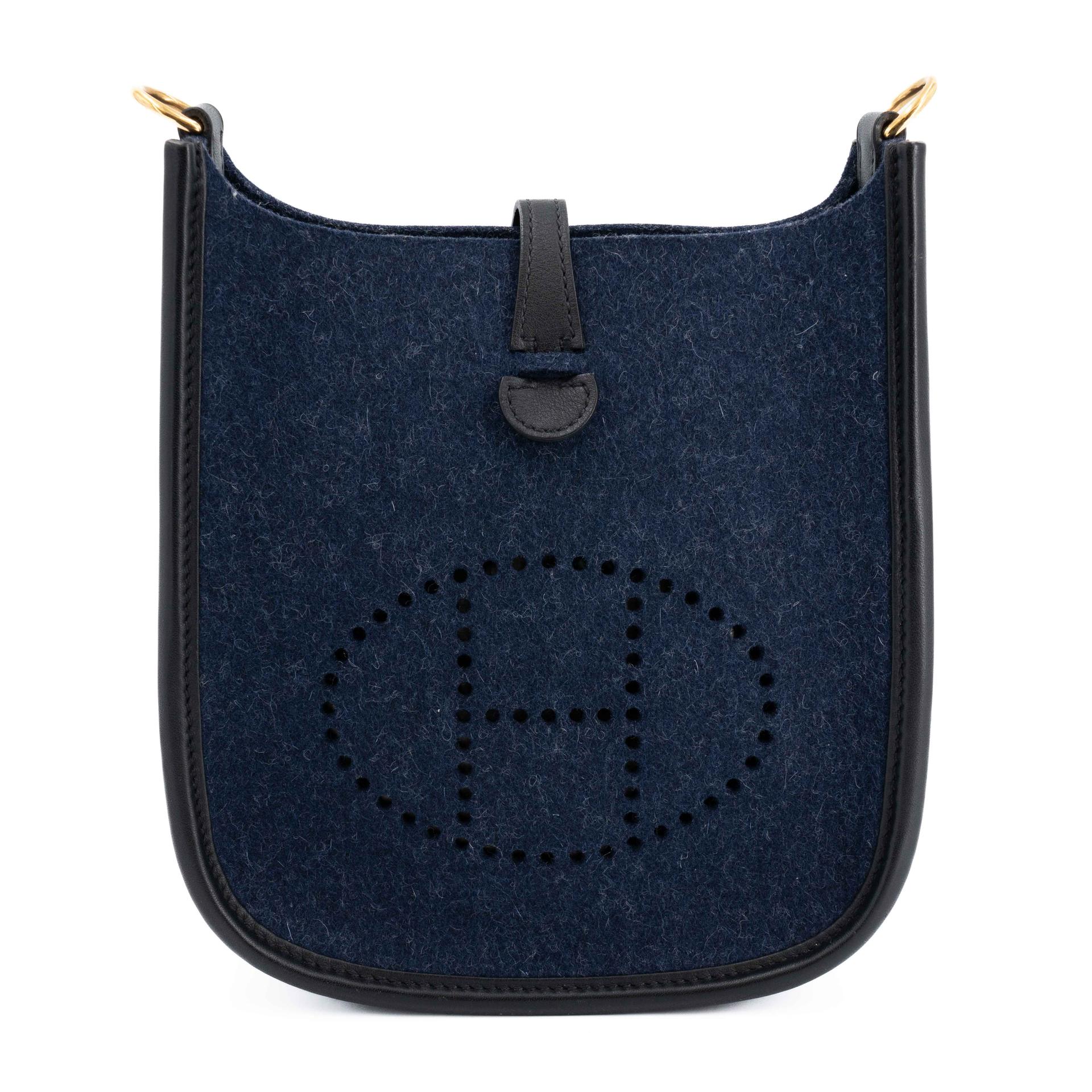 Very Good ( Rank A) HERMÈS Mini Evelyne 16 Amazone 112cm Bleu Nuit (2Z) Swift Feutre Gold hardware D (2019) - 1