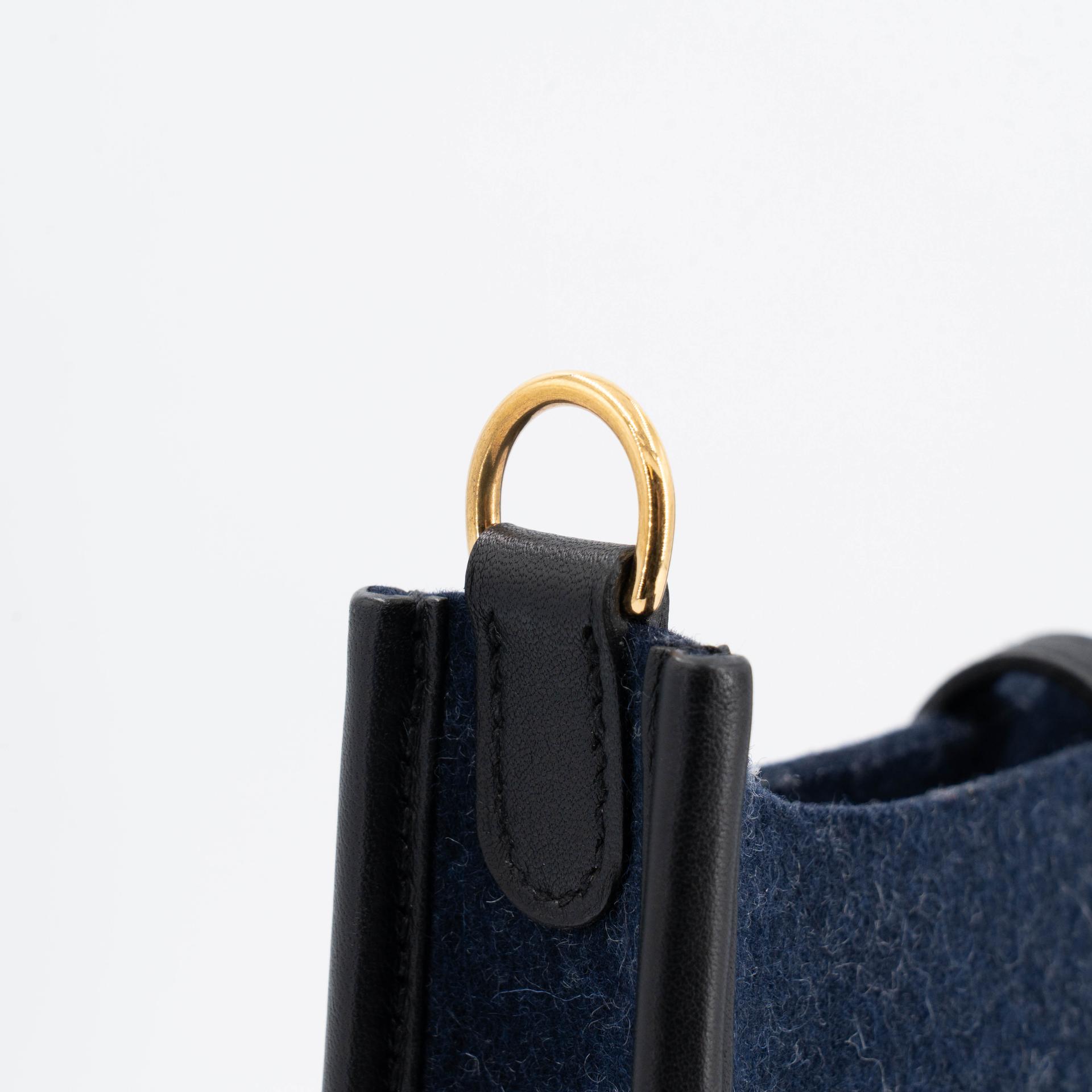 Very Good ( Rank A) HERMÈS Mini Evelyne 16 Amazone 112cm Bleu Nuit (2Z) Swift Feutre Gold hardware D (2019) - 5