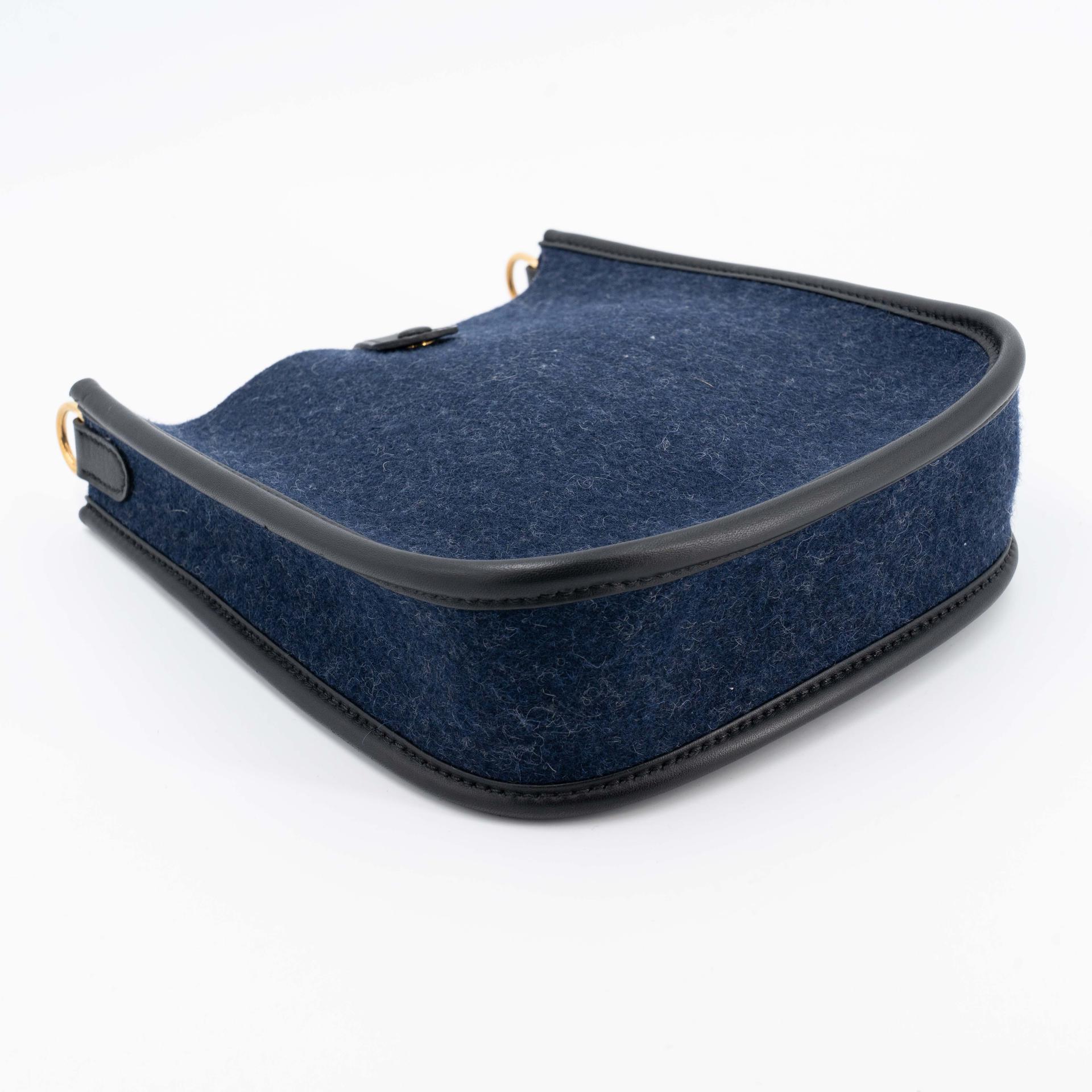 Very Good ( Rank A) HERMÈS Mini Evelyne 16 Amazone 112cm Bleu Nuit (2Z) Swift Feutre Gold hardware D (2019) - 11