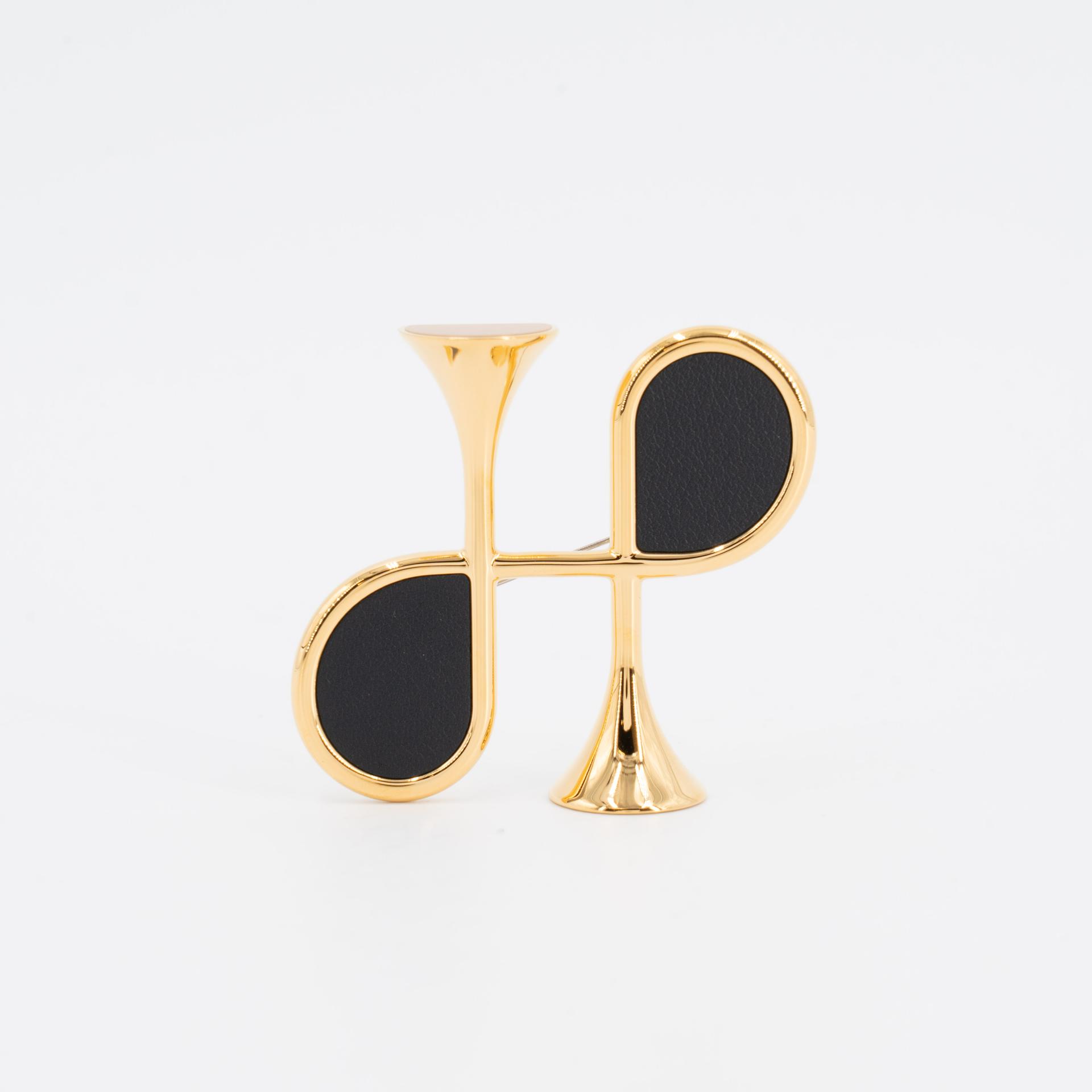 Brand New ( Rank N ) HERMÈS Cor H brooch Noir (89) Swift Gold hardware - 5