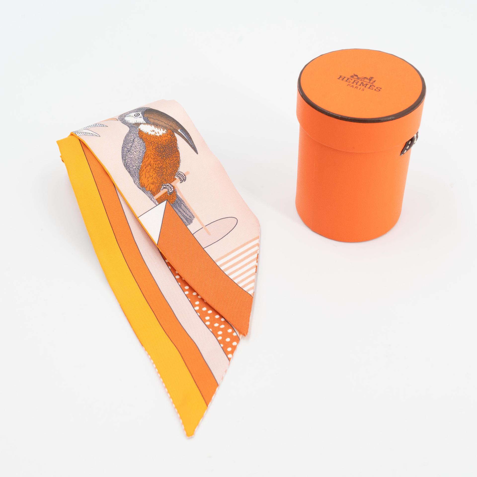 Brand New ( Rank N ) HERMÈS Twilly Grand Theatre Nouveau Orange Silk - 3