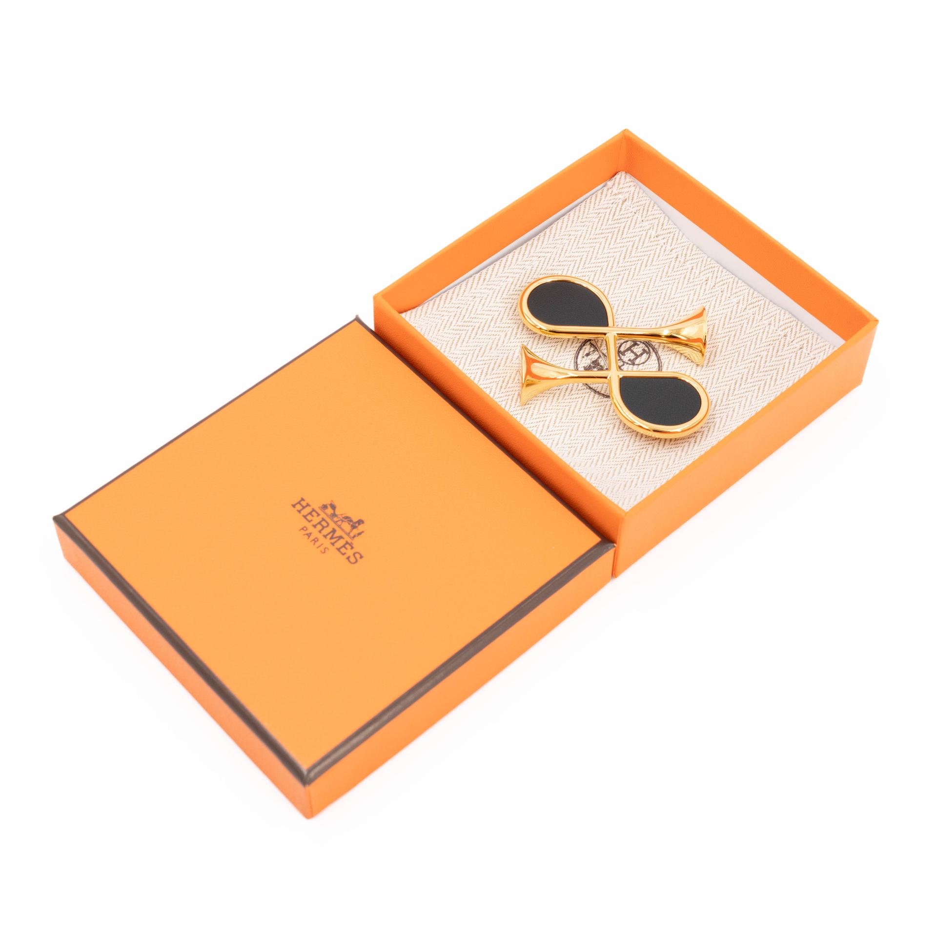 Brand New ( Rank N ) HERMÈS Cor H brooch Noir (89) Swift Gold hardware - 3
