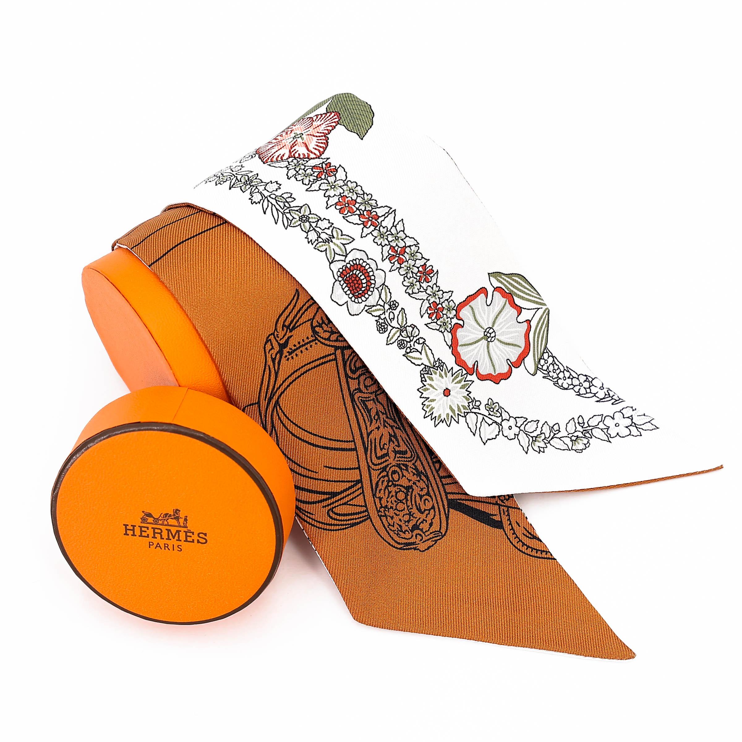 Brand New ( Rank N ) HERMÈS Twilly Brides de Gala en Fleurs White Brown Silk - 3
