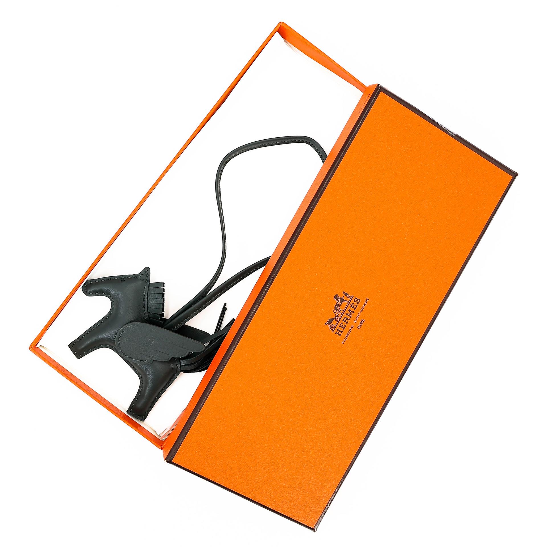 Unused ( Rank NS ) HERMÈS Rodeo Pegase PM Vert Mangrove (Q0) Agneau Milo K (2025) - 3