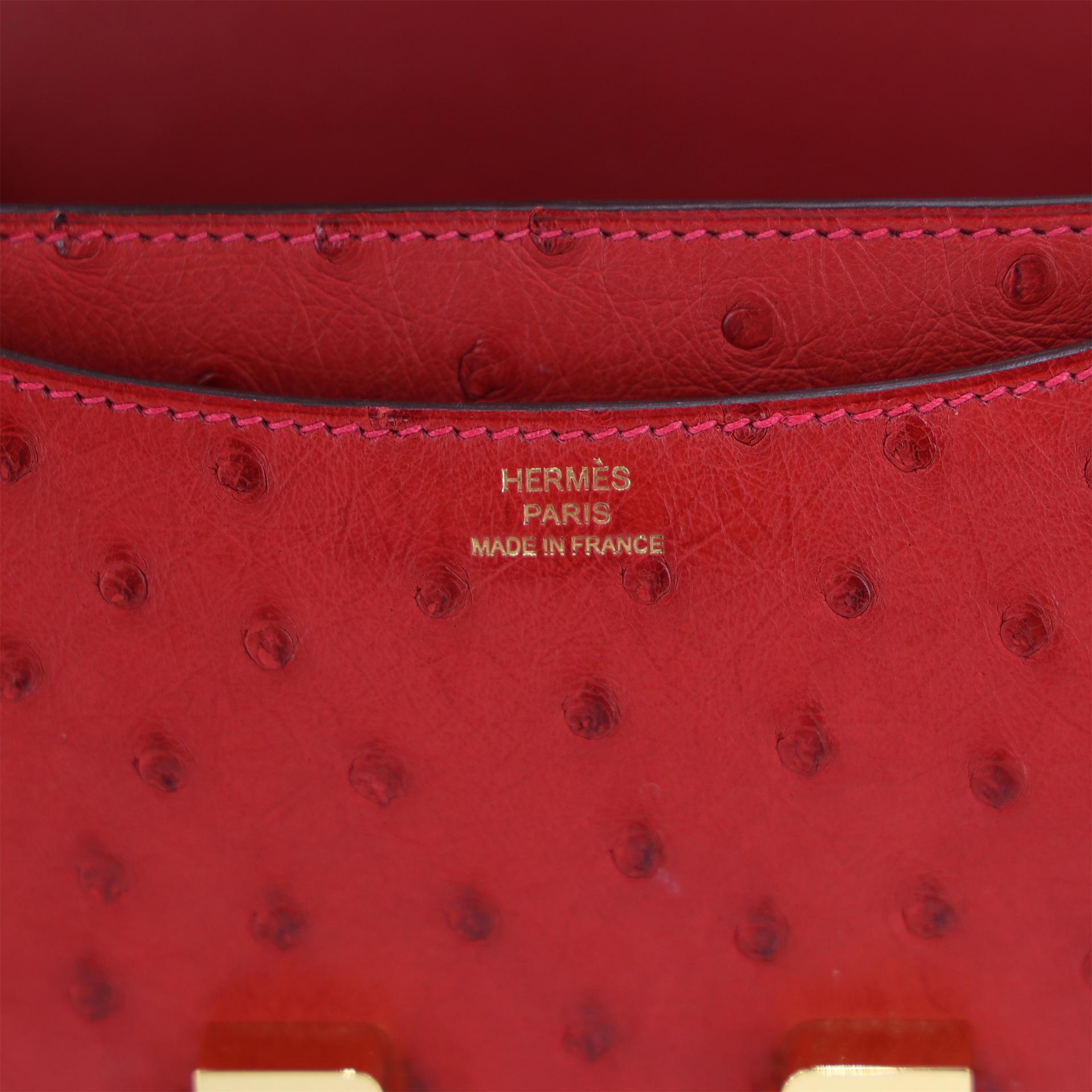 Very Good ( Rank A) HERMÈS Constance Mini Rouge Vif (53) Ostrich Gold hardware A (2017) - 11