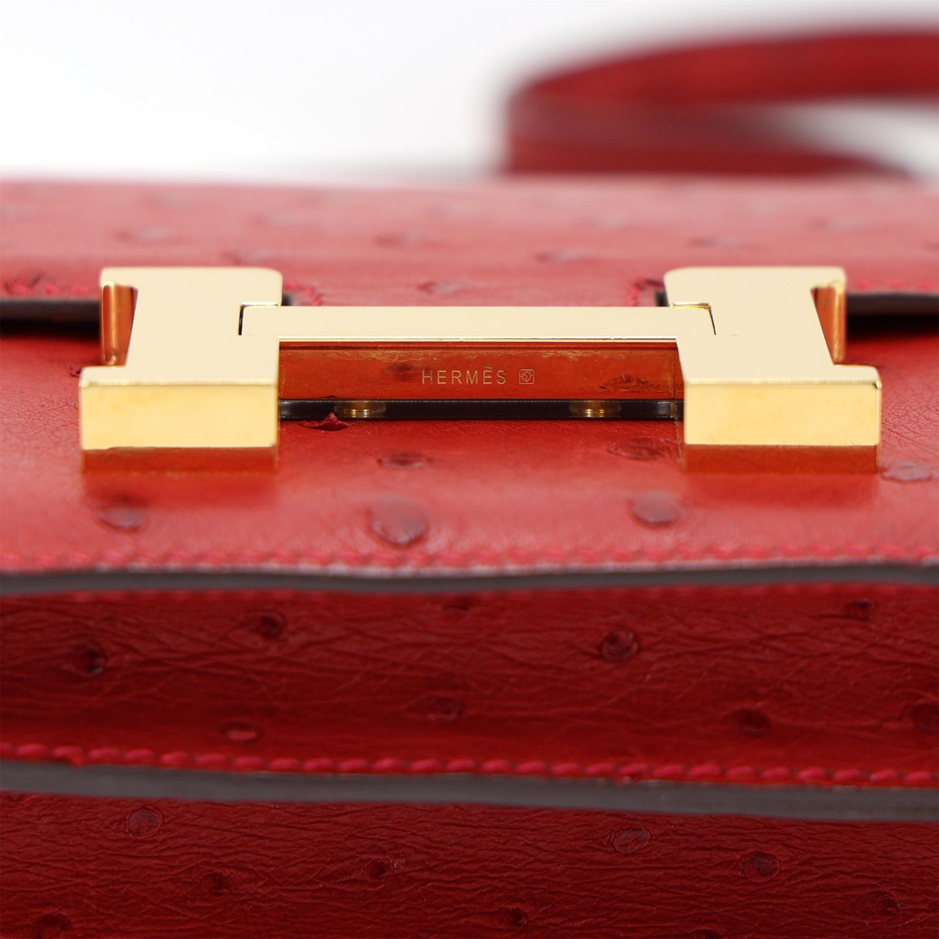 Very Good ( Rank A) HERMÈS Constance Mini Rouge Vif (53) Ostrich Gold hardware A (2017) - 9