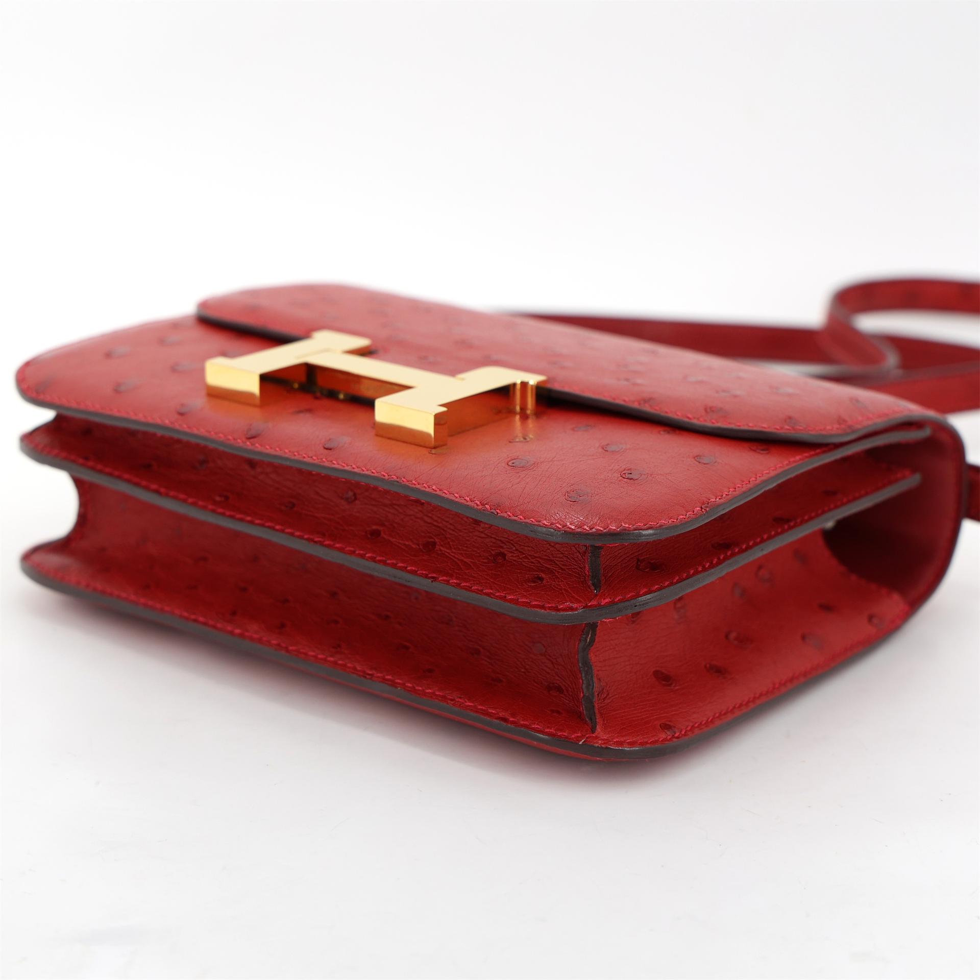 Very Good ( Rank A) HERMÈS Constance Mini Rouge Vif (53) Ostrich Gold hardware A (2017) - 5