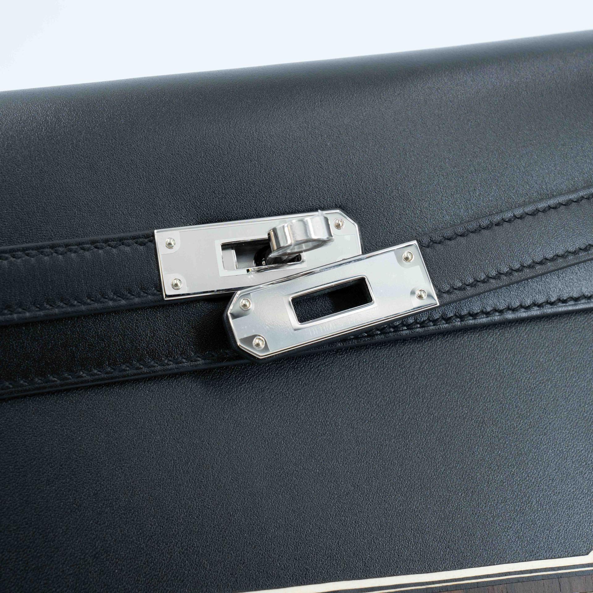 全新 HERMÈS 爱马仕 限量收藏款 Kelly Elan Cheval de bois 89 黑色 Noir (Black) Box牛皮 银扣 K刻 2025年 - 4