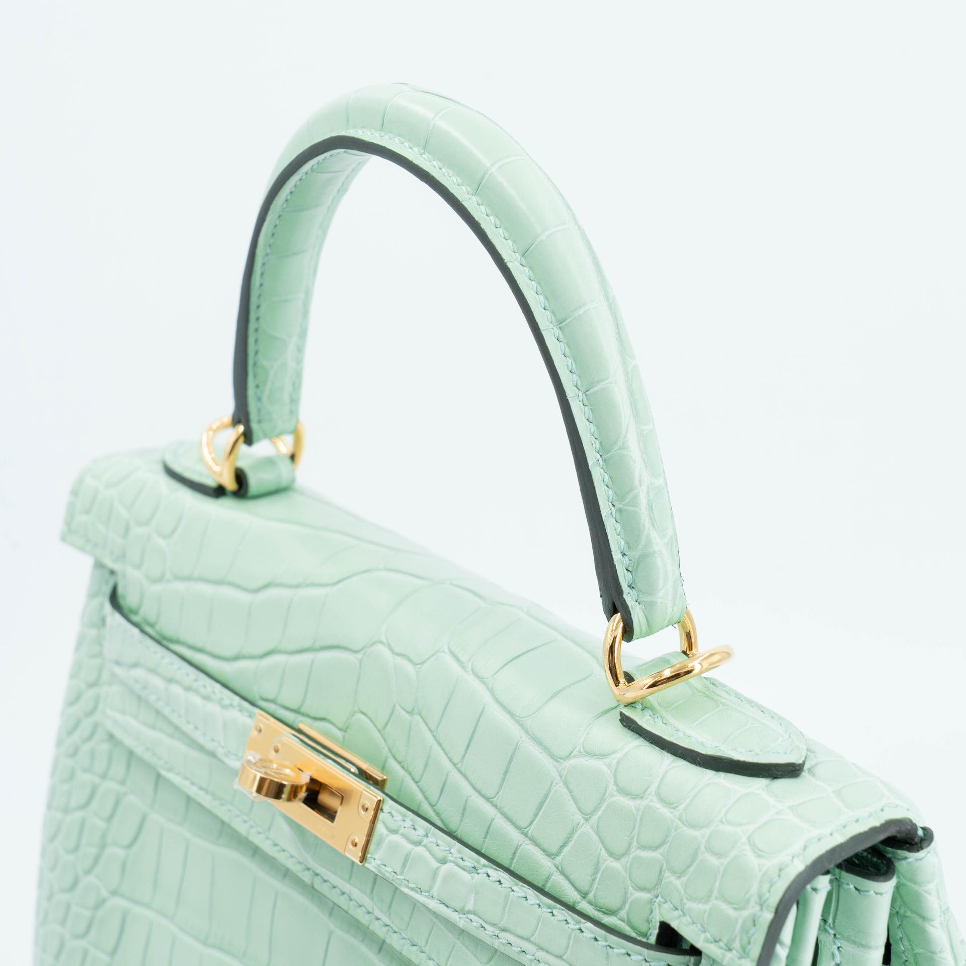 Unused ( Rank NS ) HERMÈS Kelly 25 Vert d’Eau (6U) Matte Alligator Gold hardware W (2024) - 3