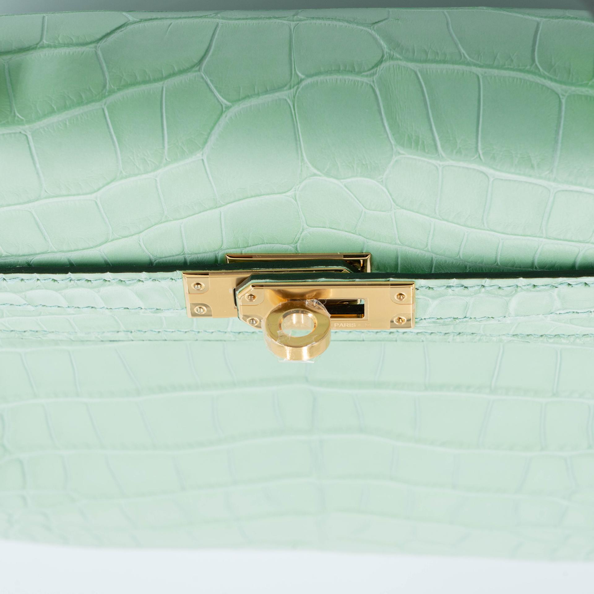 Unused ( Rank NS ) HERMÈS Kelly 25 Vert d’Eau (6U) Matte Alligator Gold hardware W (2024) - 4