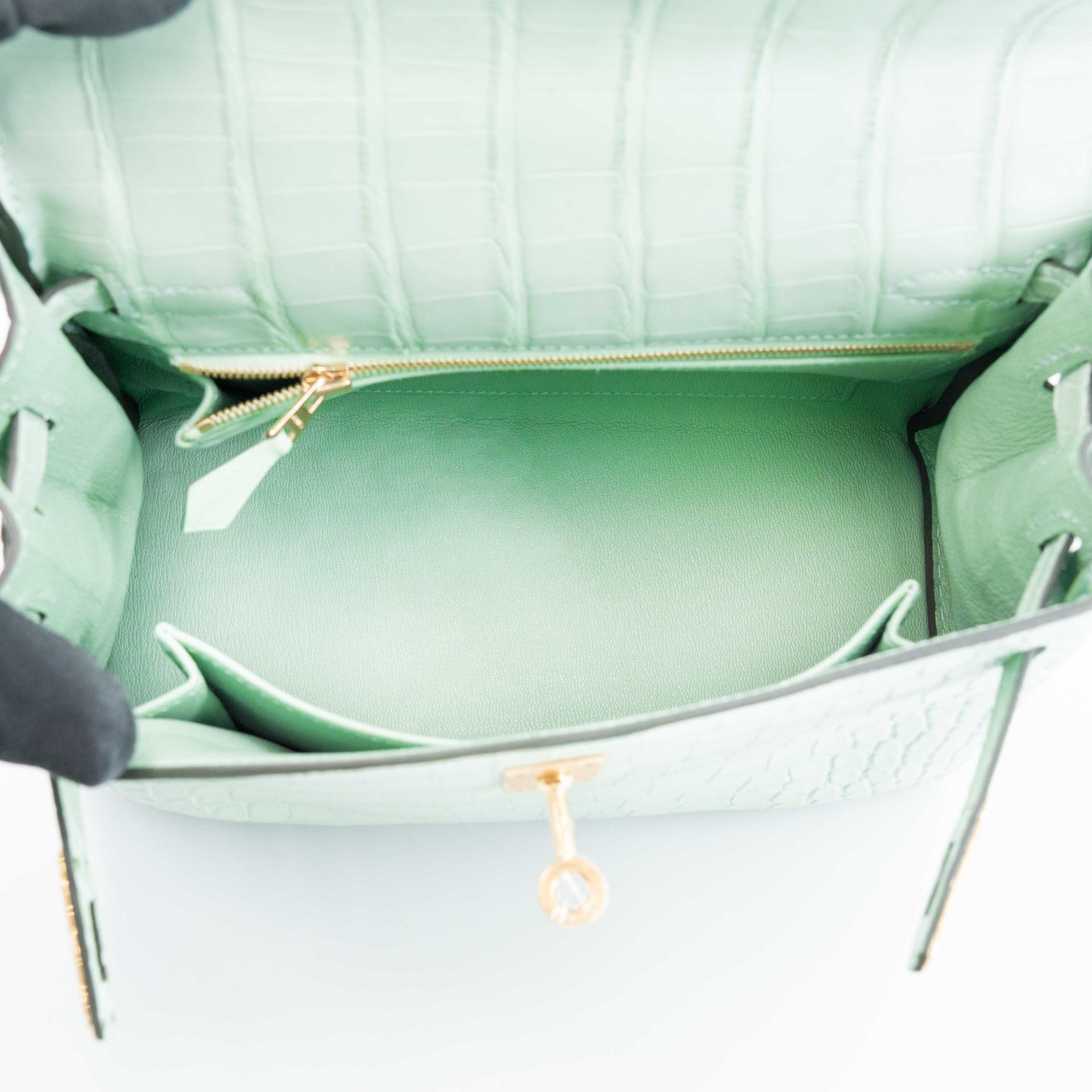 Unused ( Rank NS ) HERMÈS Kelly 25 Vert d’Eau (6U) Matte Alligator Gold hardware W (2024) - 18