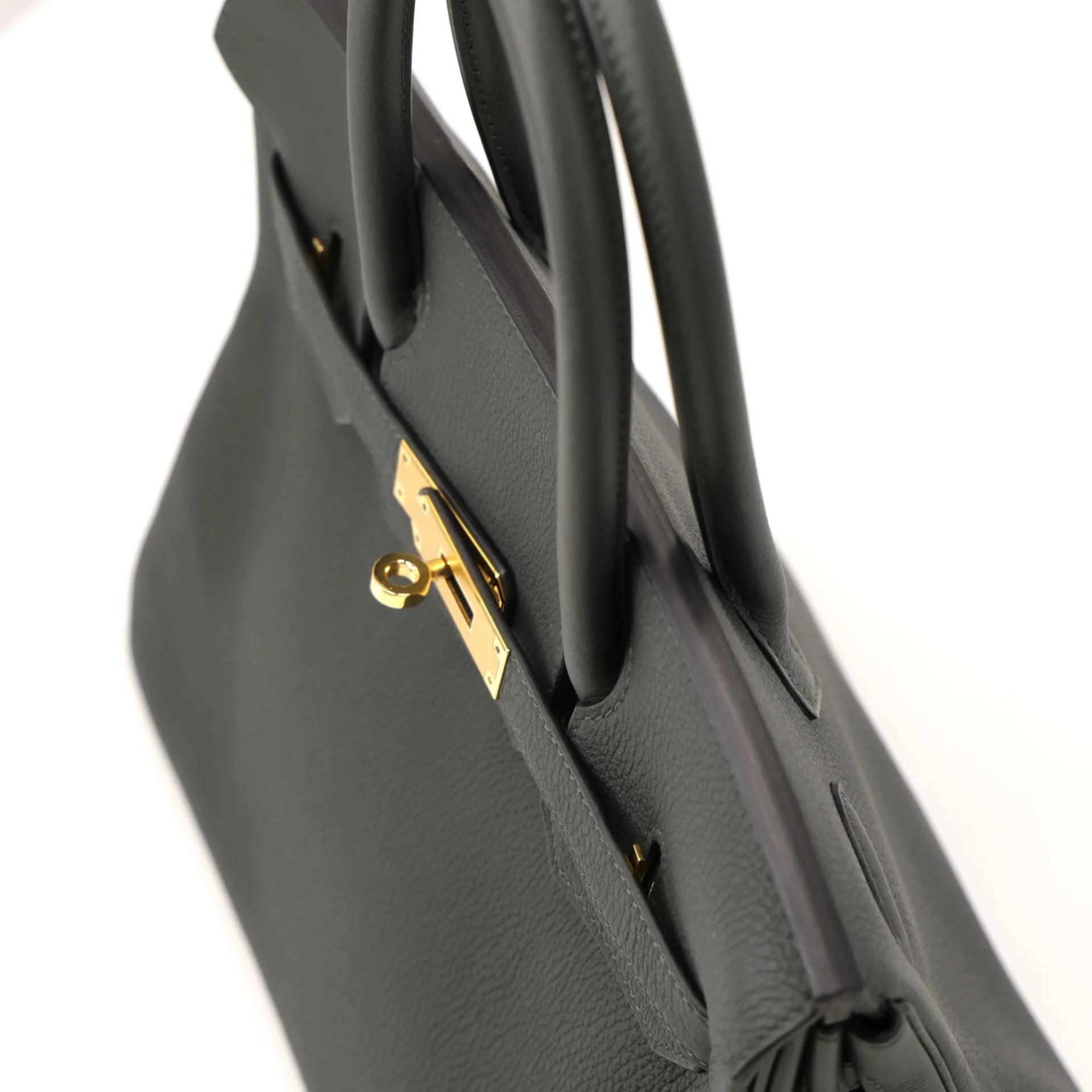 Very Good ( Rank A) HERMÈS Birkin 30 Vert Fonce (67) Togo Gold hardware W (2024) - 3