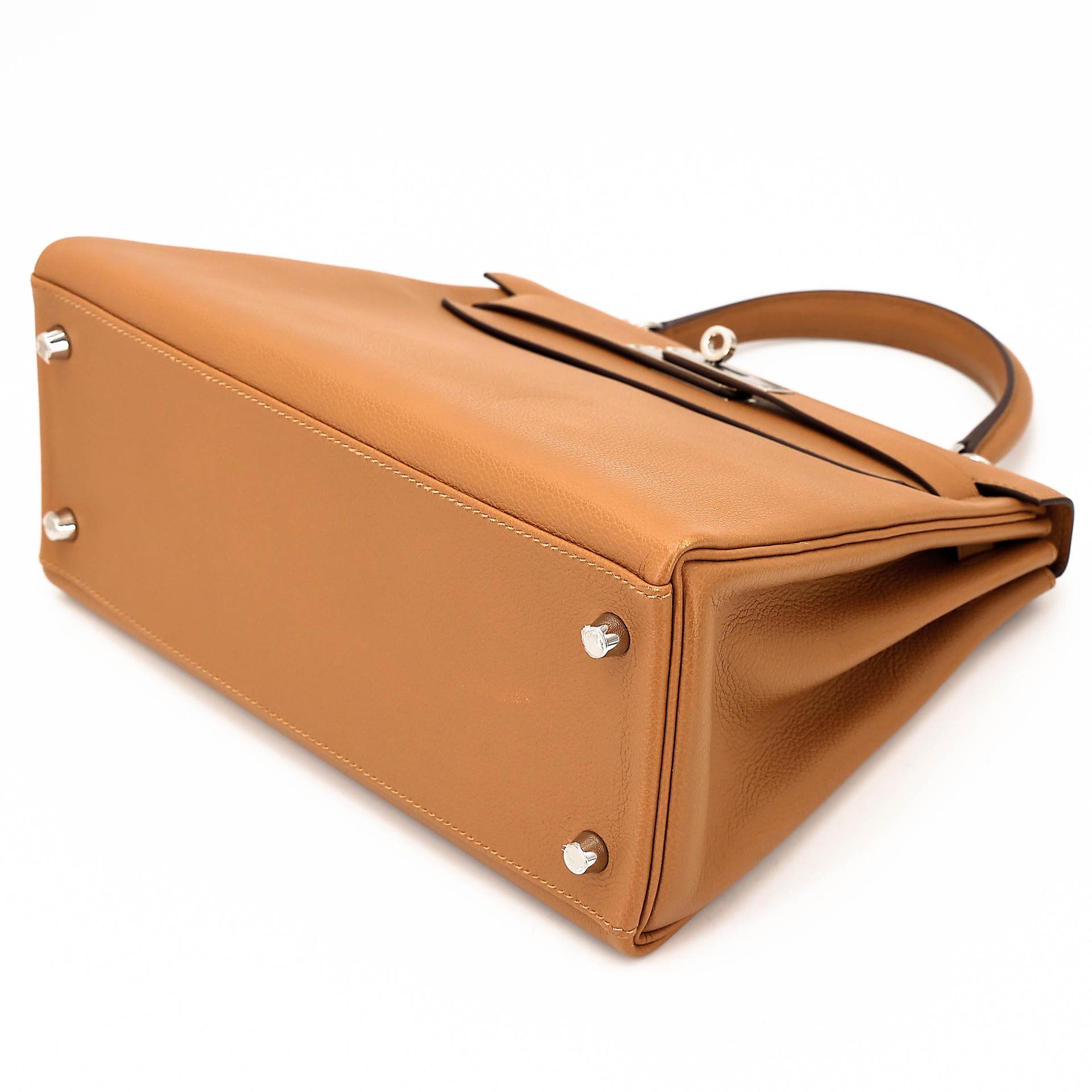 Very Good ( Rank A) HERMÈS Kelly 28 Verso Rose Azalee (8W) Sesame (2S) Evercolor Palladium hardware Z (2021) - 4