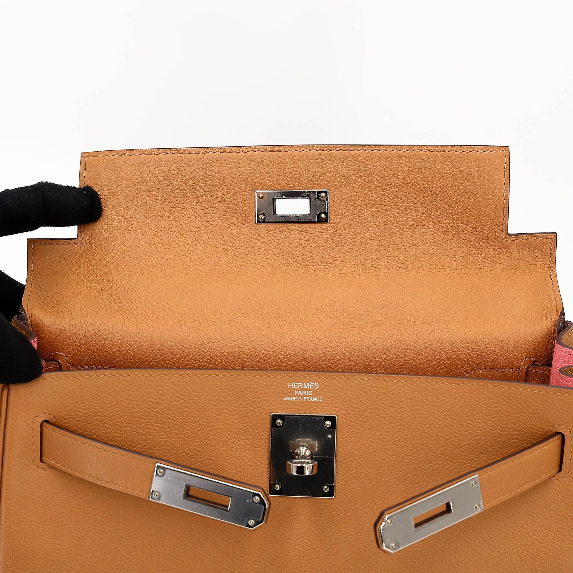 Very Good ( Rank A) HERMÈS Kelly 28 Verso Rose Azalee (8W) Sesame (2S) Evercolor Palladium hardware Z (2021) - 17