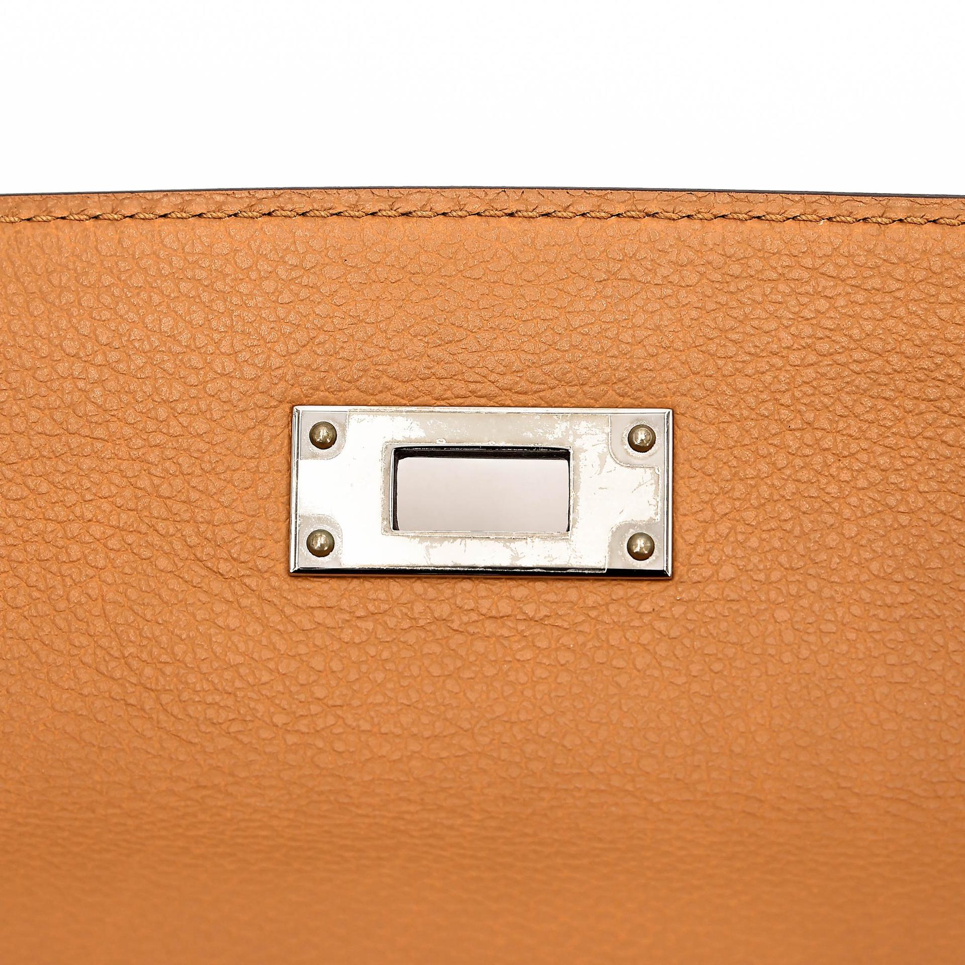 Very Good ( Rank A) HERMÈS Kelly 28 Verso Rose Azalee (8W) Sesame (2S) Evercolor Palladium hardware Z (2021) - 16