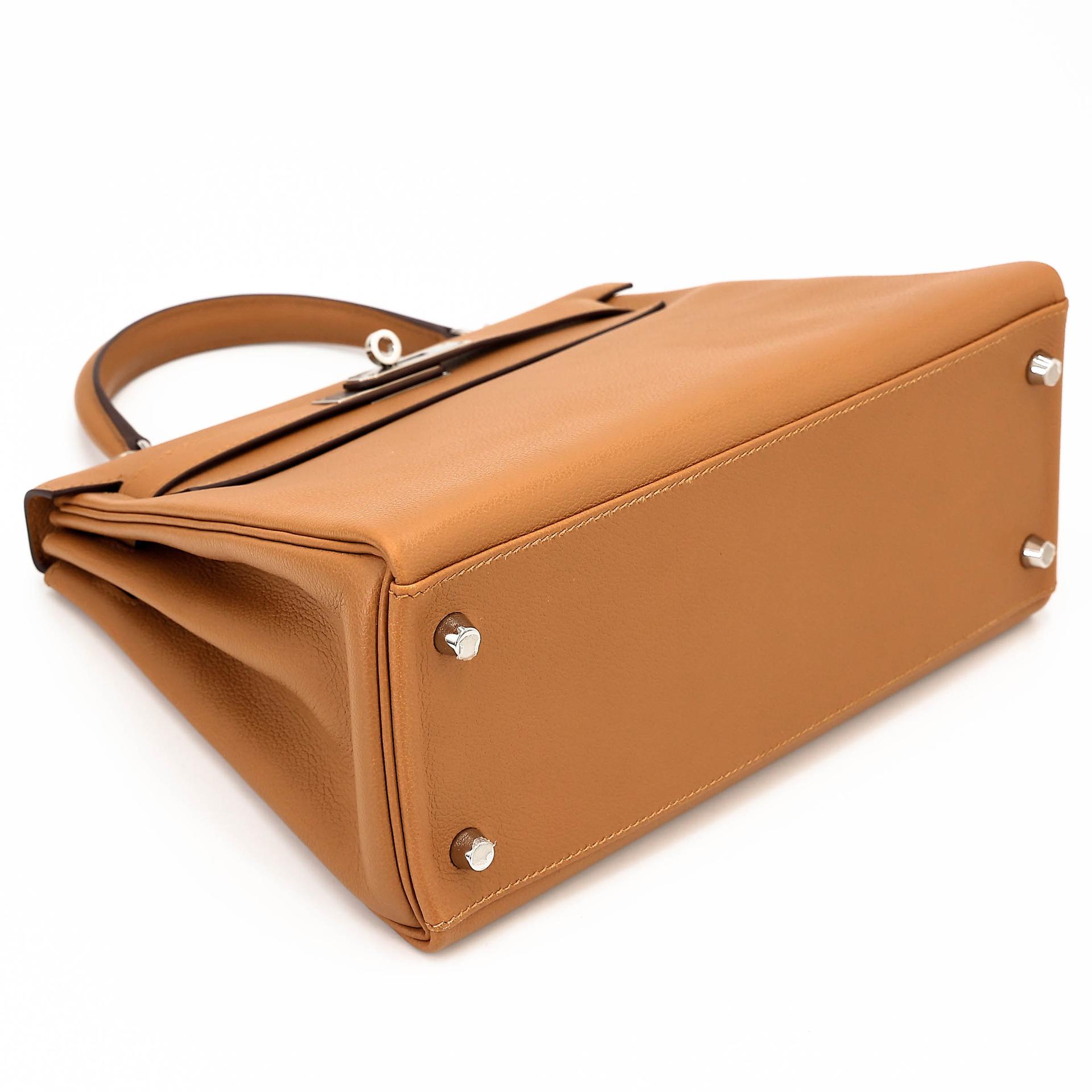 Very Good ( Rank A) HERMÈS Kelly 28 Verso Rose Azalee (8W) Sesame (2S) Evercolor Palladium hardware Z (2021) - 5