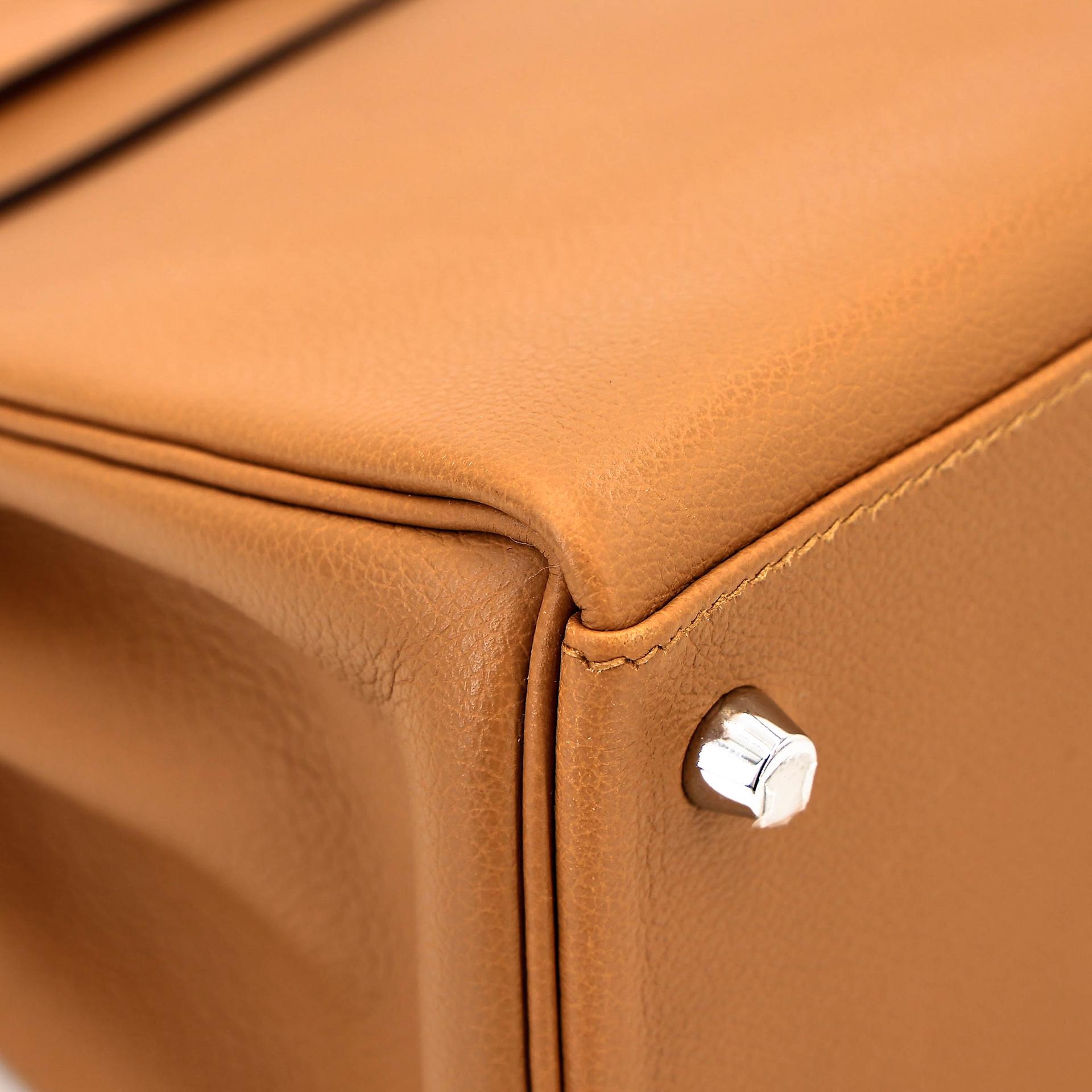 Very Good ( Rank A) HERMÈS Kelly 28 Verso Rose Azalee (8W) Sesame (2S) Evercolor Palladium hardware Z (2021) - 9