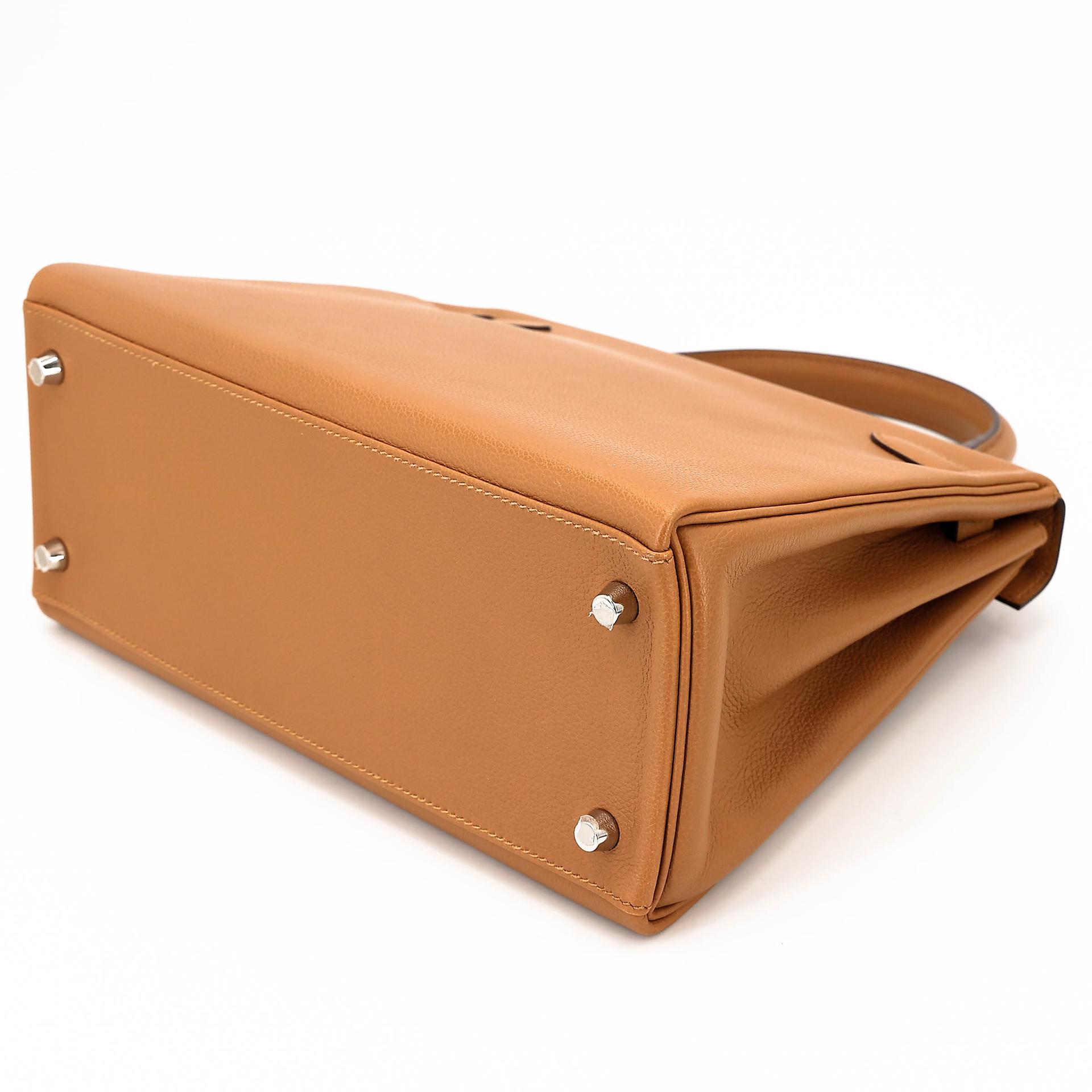 Very Good ( Rank A) HERMÈS Kelly 28 Verso Rose Azalee (8W) Sesame (2S) Evercolor Palladium hardware Z (2021) - 6