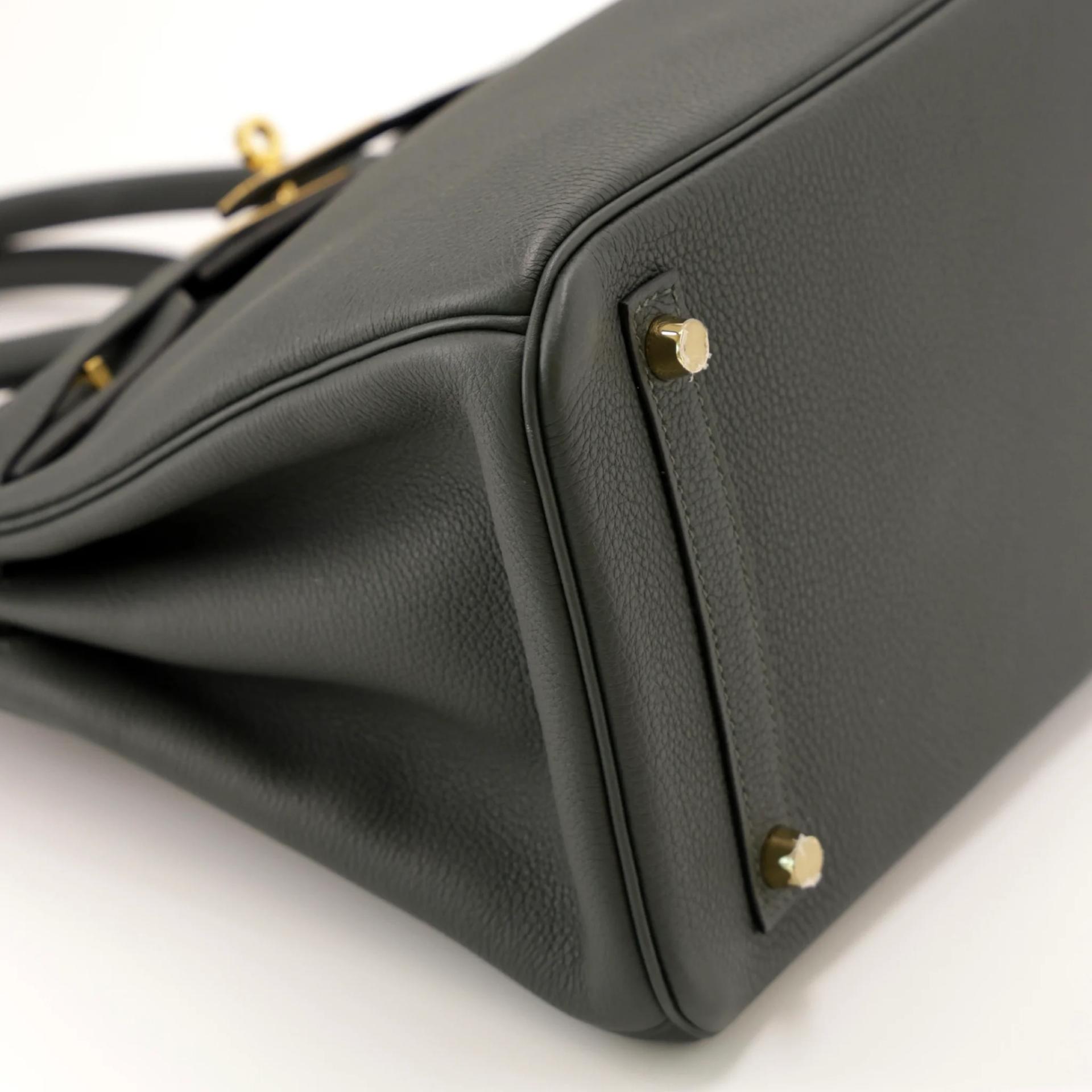 Very Good ( Rank A) HERMÈS Birkin 30 Vert Fonce (67) Togo Gold hardware W (2024) - 4
