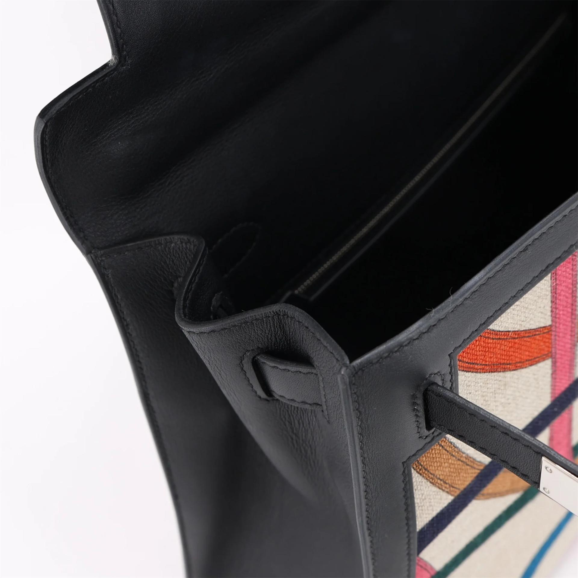 Very Good ( Rank A) HERMÈS Limited Edition Kelly 32 Cavalcadour Sellier Noir (89) Swift Toile Camp canvas Palladium hardware C (2018) - 14