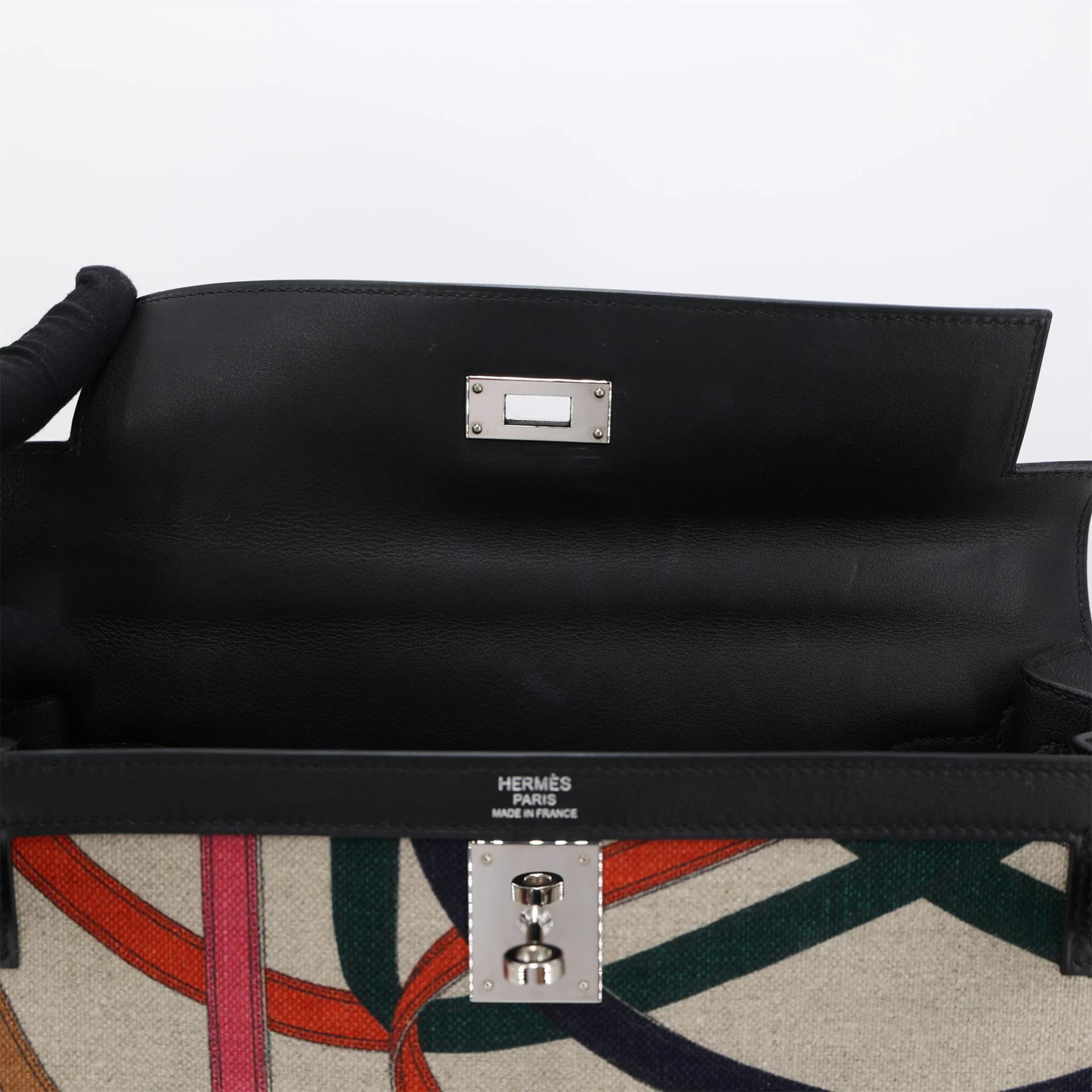 Very Good ( Rank A) HERMÈS Limited Edition Kelly 32 Cavalcadour Sellier Noir (89) Swift Toile Camp canvas Palladium hardware C (2018) - 12