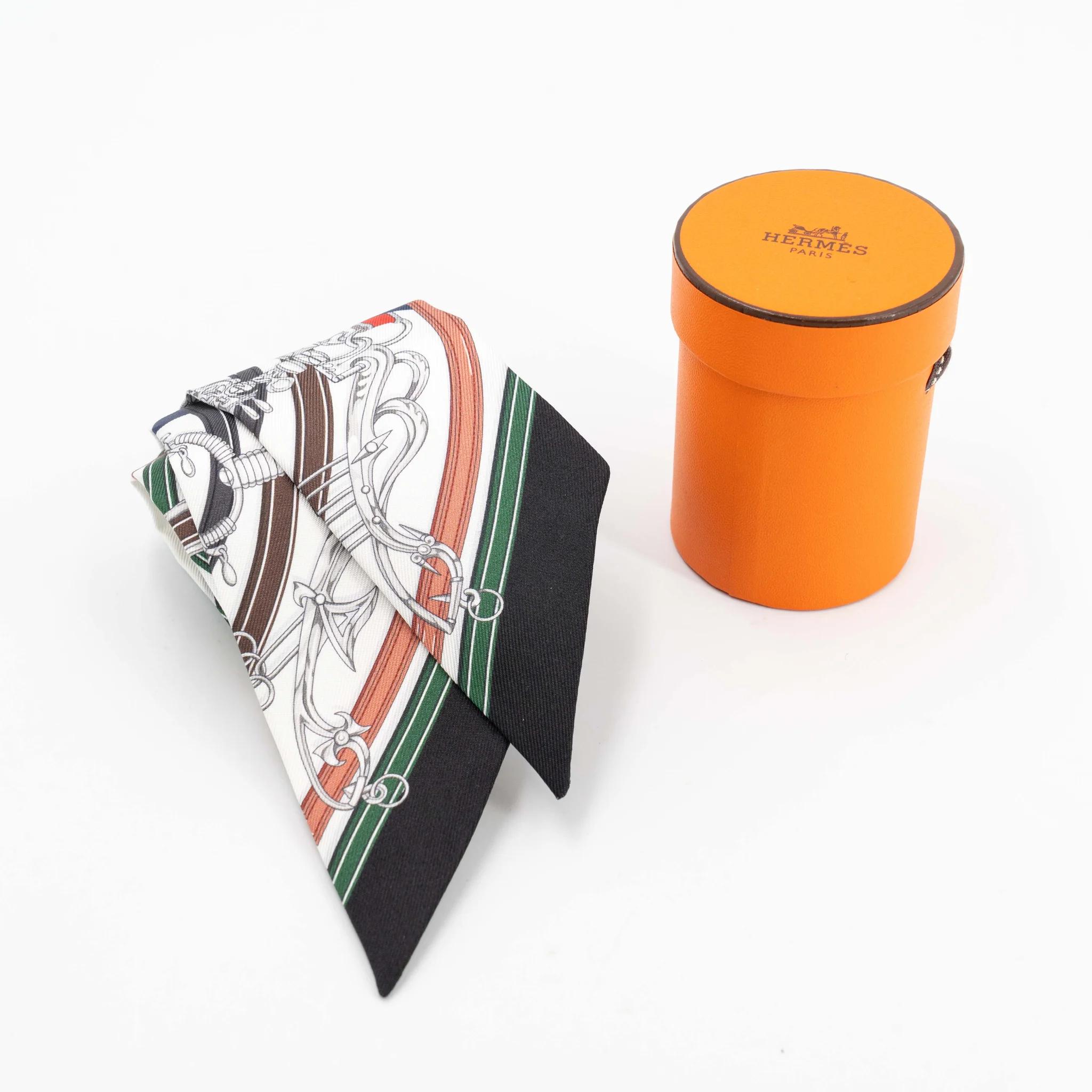ランク N 新品 HERMÈS エルメス ツイリー 伝説のハーネス ホワイト ブラック シルク - 3