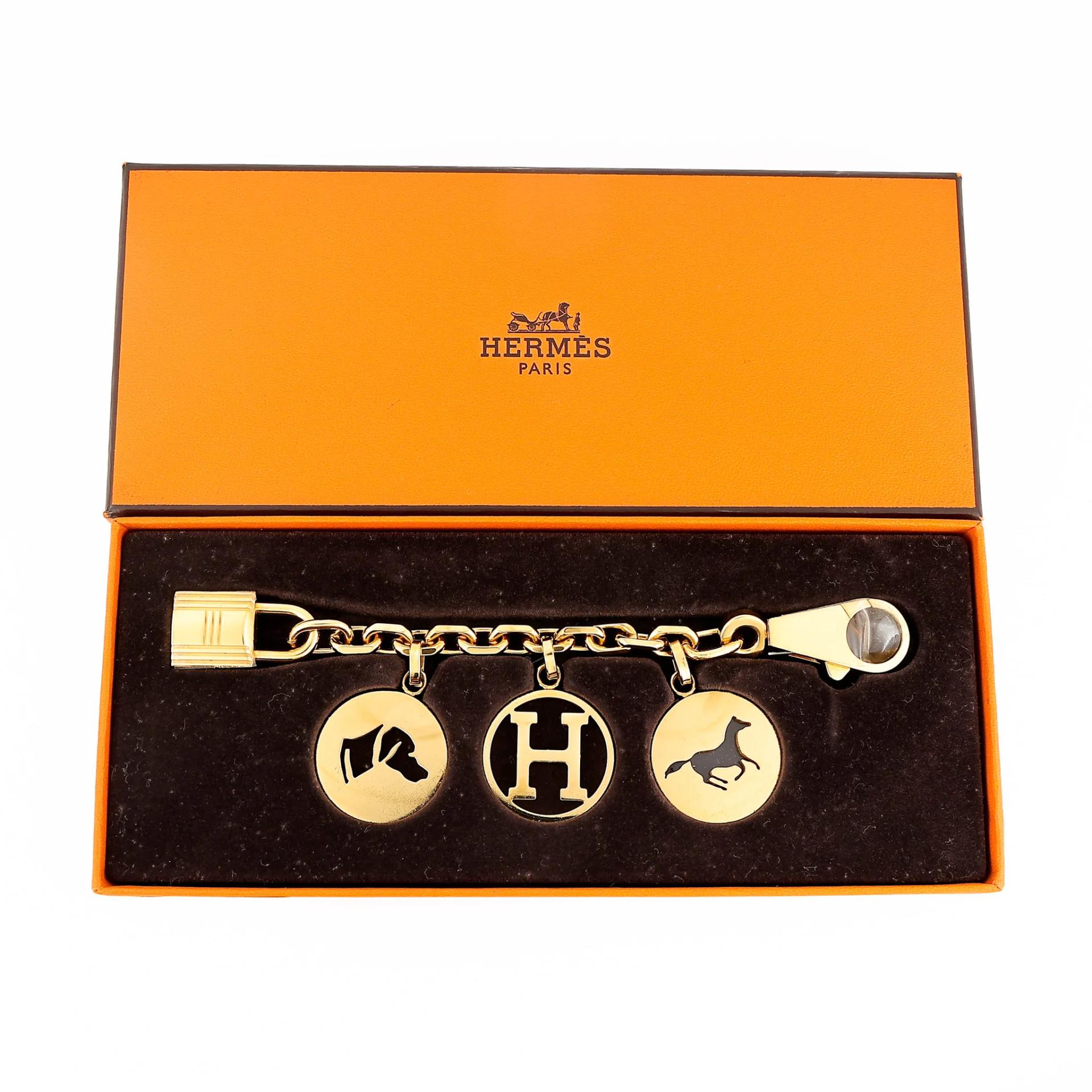 Very Good ( Rank A) HERMÈS Breloque Olga bag charm Gold Stainless steel Gold hardware - 3