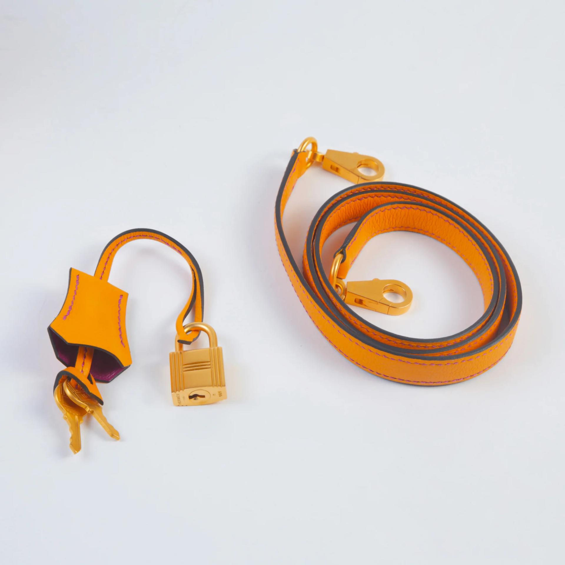 Excellent ( Rank SA ) HERMÈS Special Order Kelly 25 Apricot (I9) Rose Purple (L3) Evercolor Brushed Gold hardware Y (2020) - 14