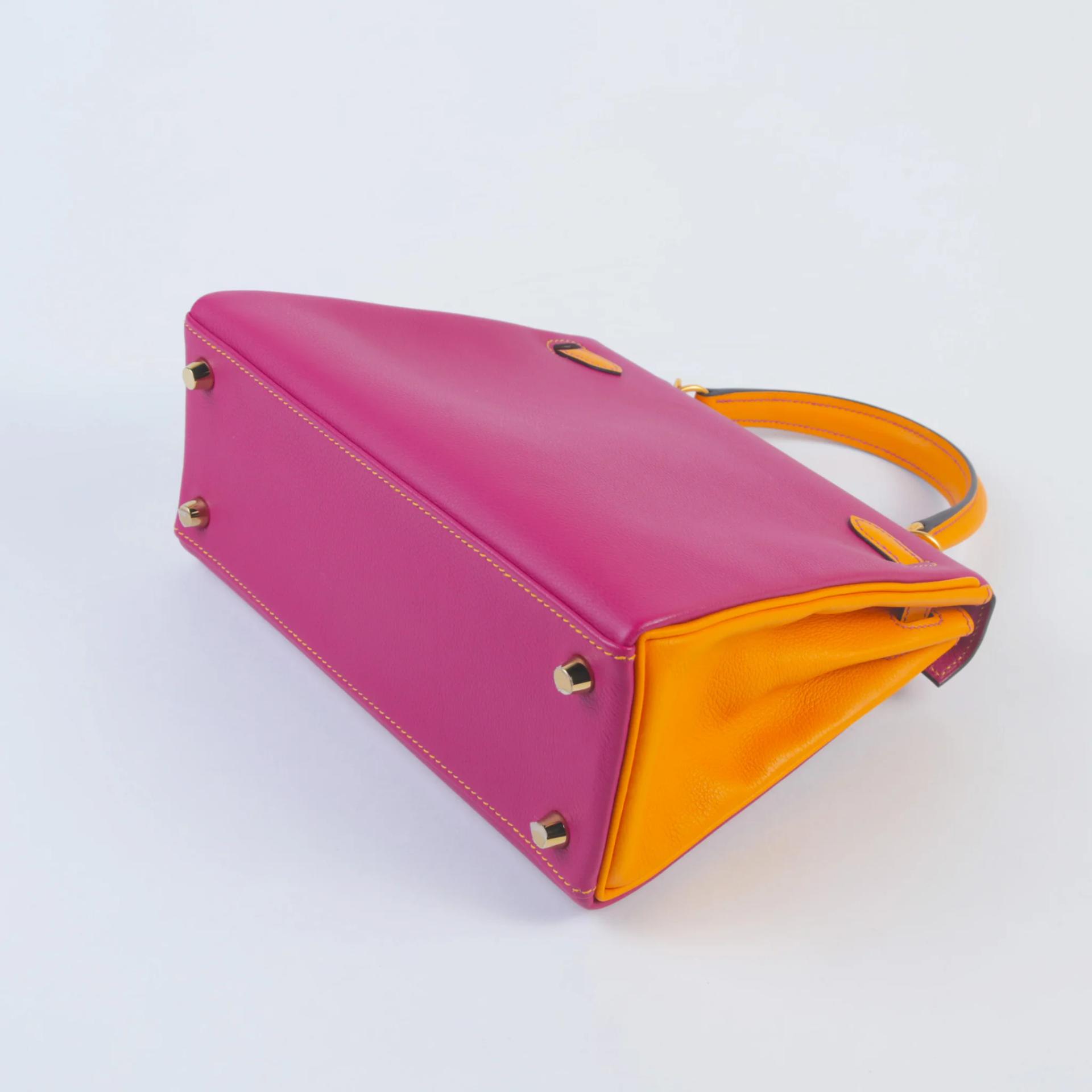 Excellent ( Rank SA ) HERMÈS Special Order Kelly 25 Apricot (I9) Rose Purple (L3) Evercolor Brushed Gold hardware Y (2020) - 7