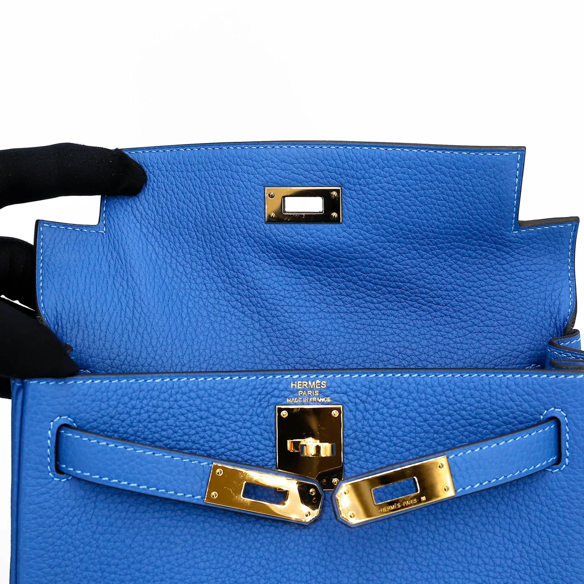 Very Good ( Rank A) HERMÈS Kelly Ado PM Mykonos (7Q) Clemence Gold hardware D (2019) - 19