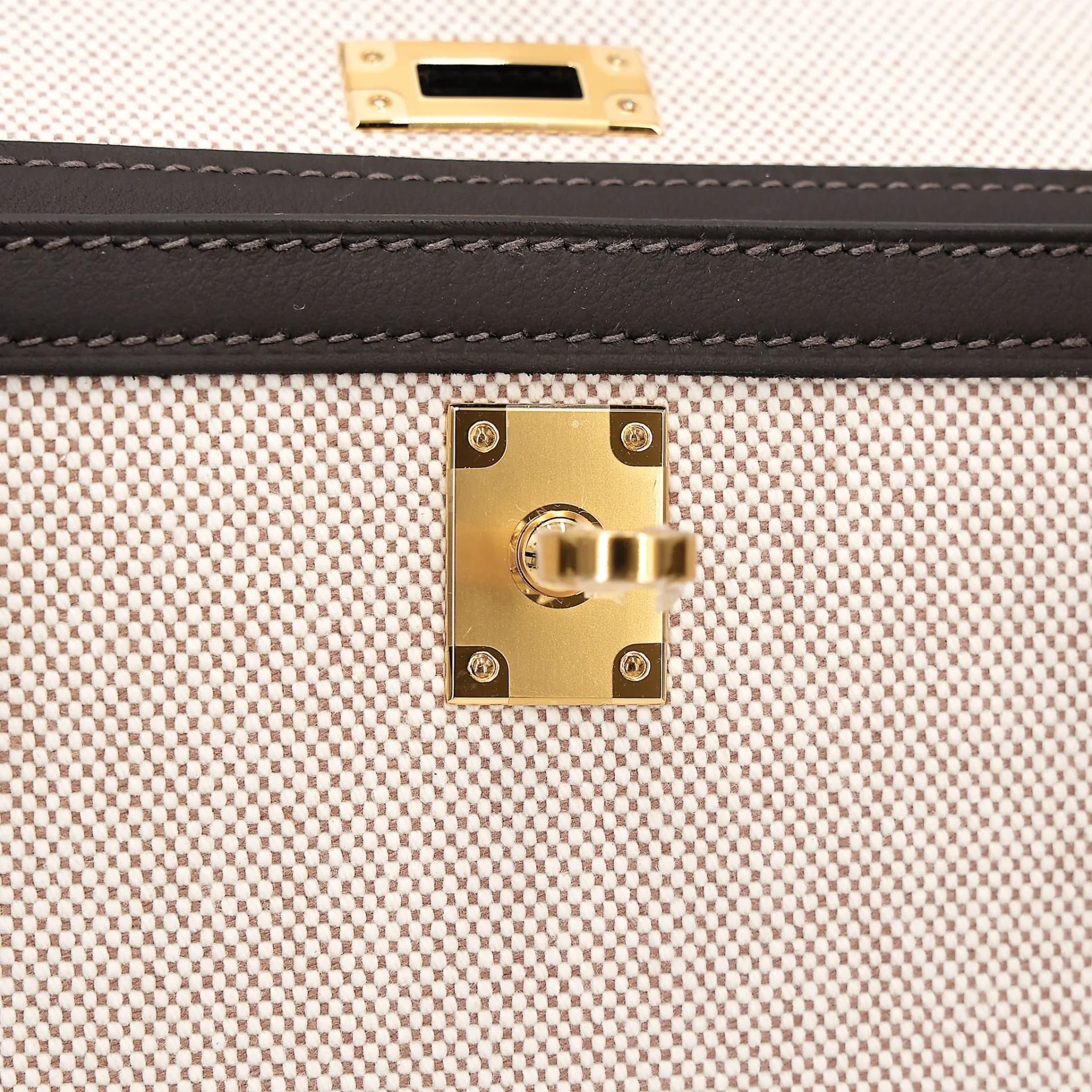 Brand New ( Rank N ) HERMÈS Kelly 25 Sellier Bai Brun（T3） Toile H canvas Swift Gold hardware G (2026) - 13