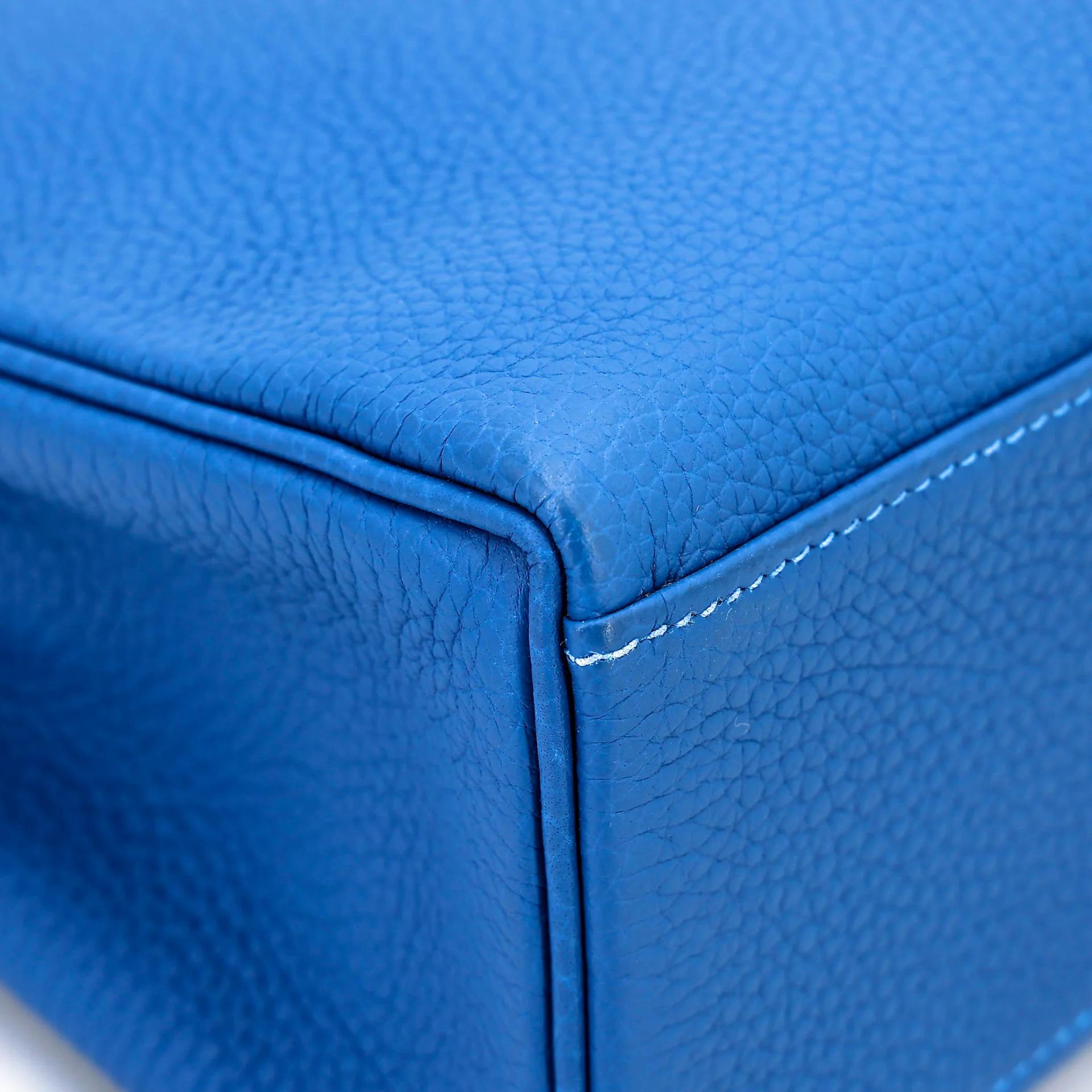 Very Good ( Rank A) HERMÈS Kelly Ado PM Mykonos (7Q) Clemence Gold hardware D (2019) - 12