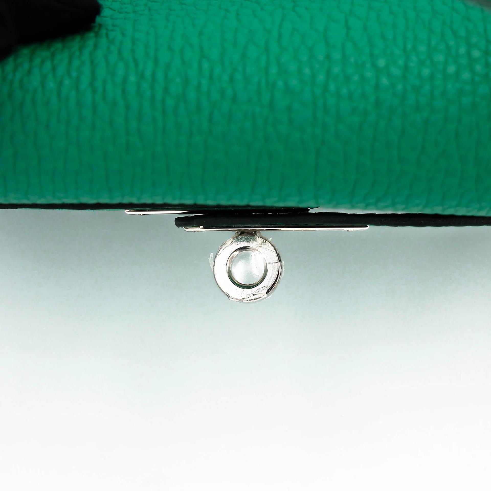Unused ( Rank NS ) HERMÈS Kelly 25 Vert Vertigo (U4) Togo Palladium hardware B (2023) - 9