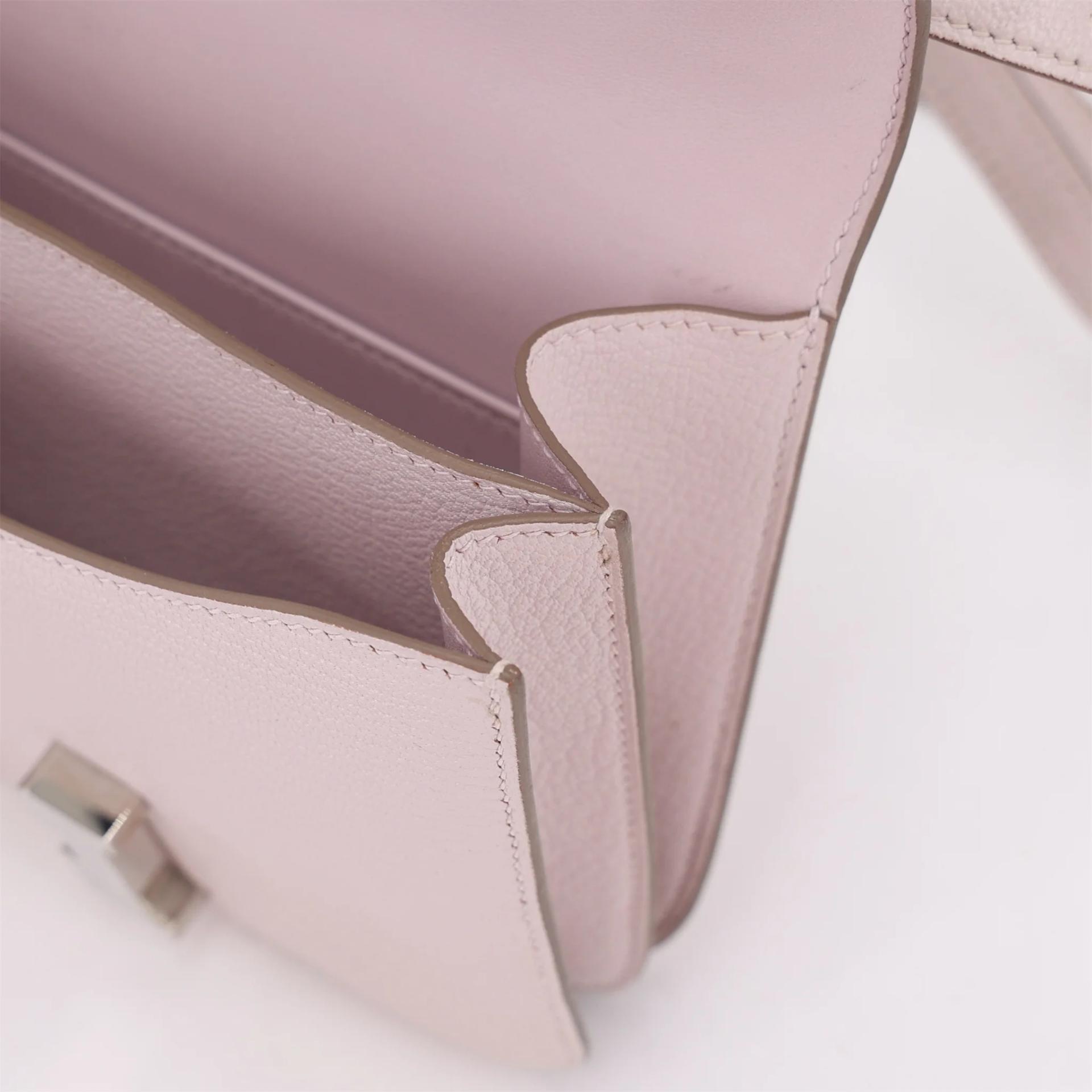 Very Good ( Rank A) HERMÈS Constance Mini Mauve Pale (09) Chevre Palladium hardware B (2023) - 19