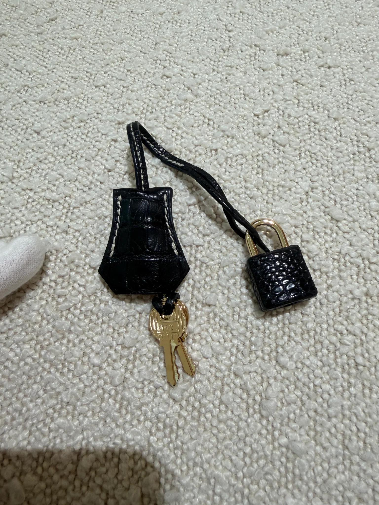 Very Good ( Rank A) HERMÈS Special Order Kelly 25 HSS Noir (89) Matte Alligator Permabrass hardware U (2022) - 30