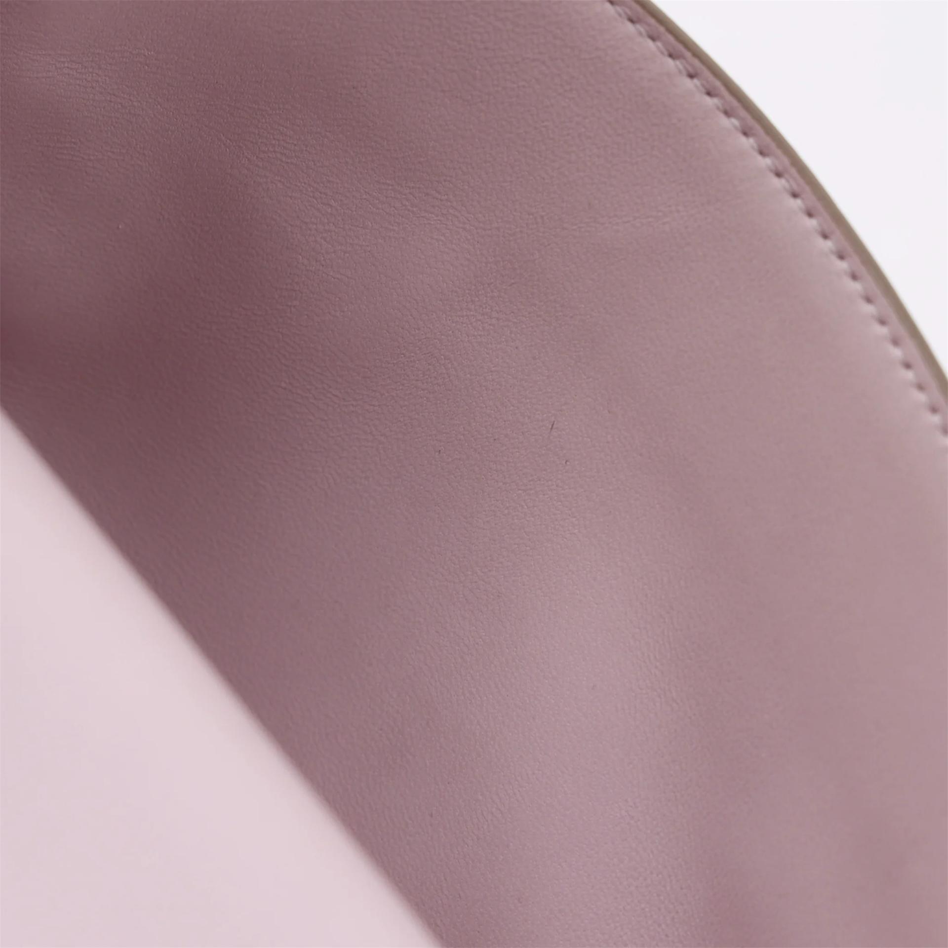 Very Good ( Rank A) HERMÈS Constance Mini Mauve Pale (09) Chevre Palladium hardware B (2023) - 16