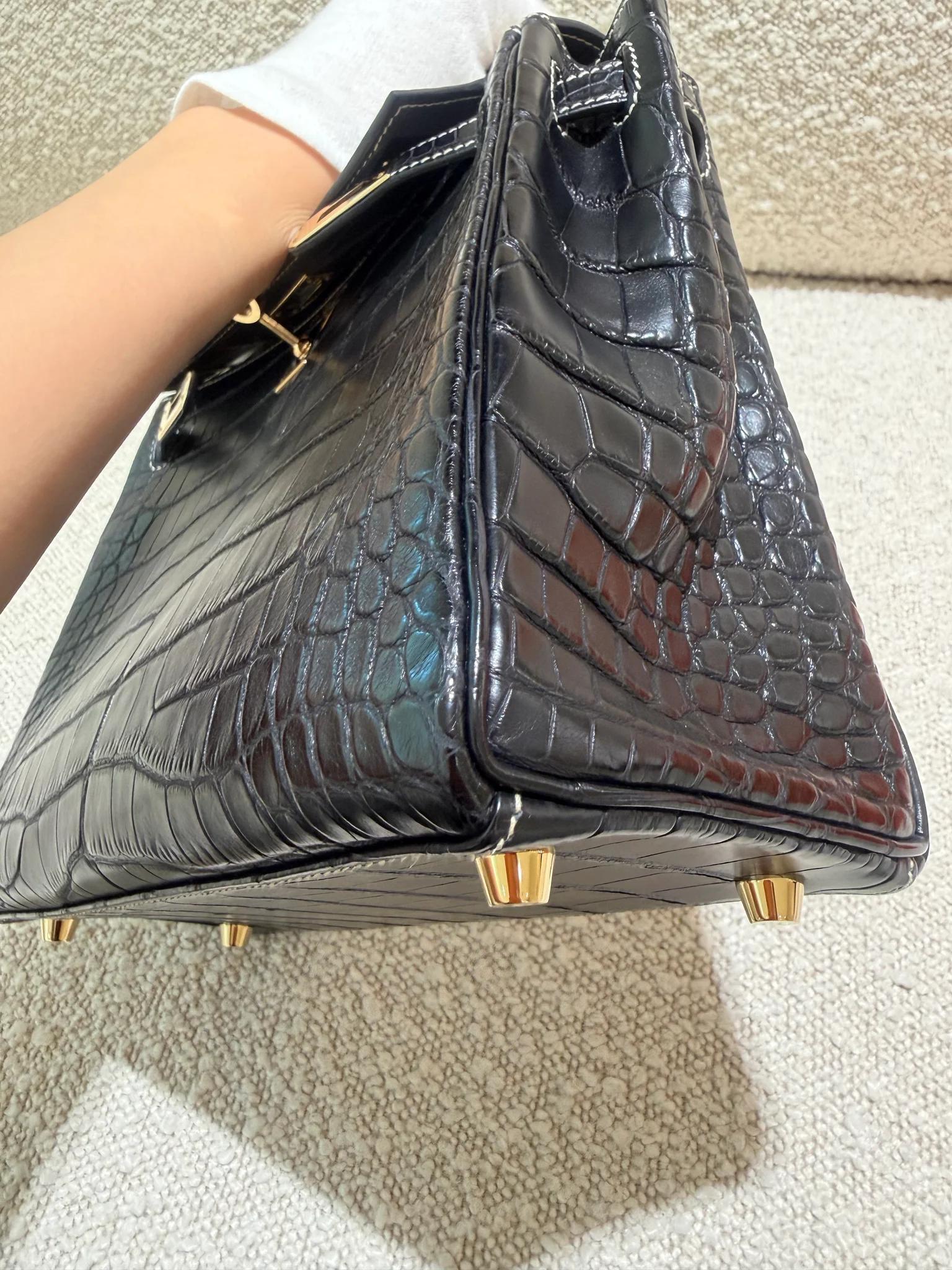 Very Good ( Rank A) HERMÈS Special Order Kelly 25 HSS Noir (89) Matte Alligator Permabrass hardware U (2022) - 12