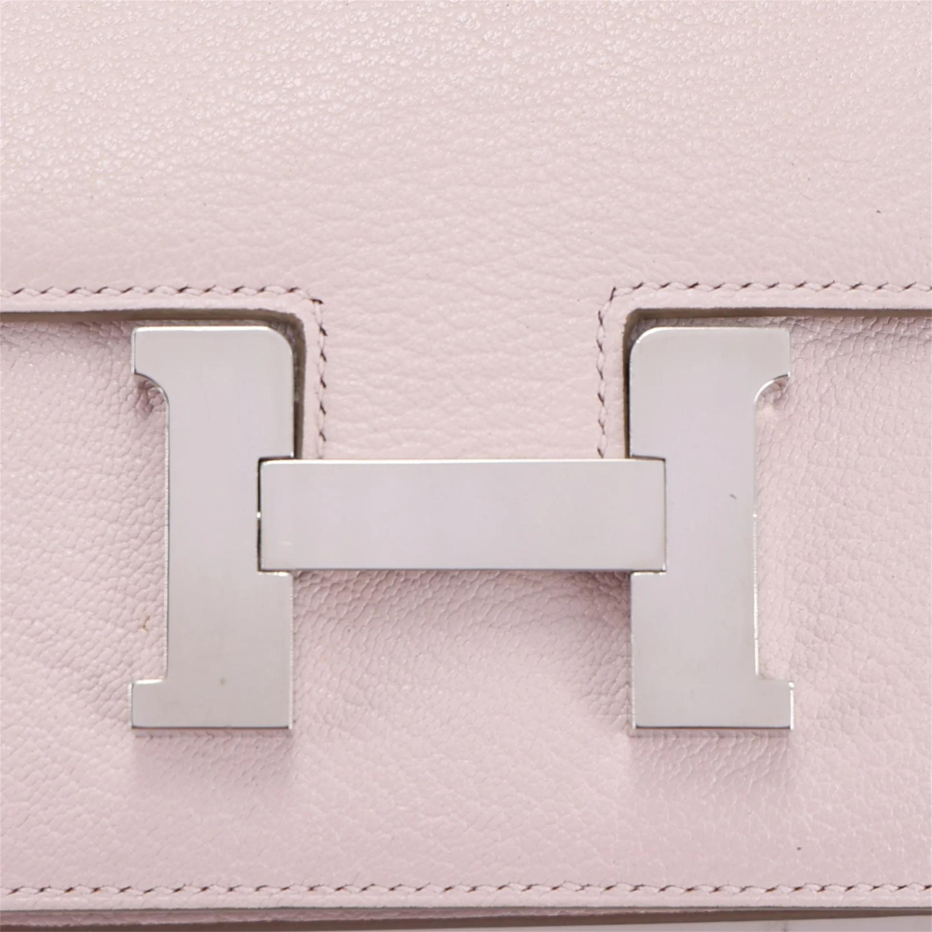 Very Good ( Rank A) HERMÈS Constance Mini Mauve Pale (09) Chevre Palladium hardware B (2023) - 9