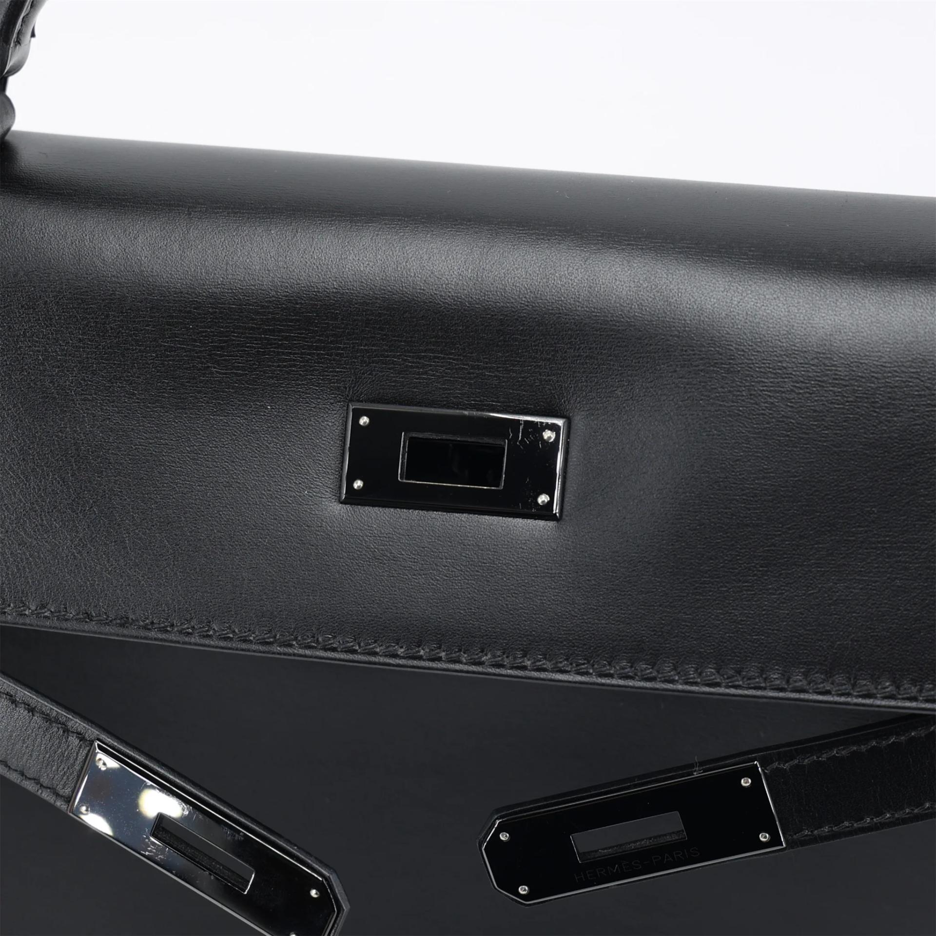 Excellent ( Rank SA ) HERMÈS Limited Edition Kelly 32 So Black Noir (89) Box-calf Black hardware Square N (2010) - 10