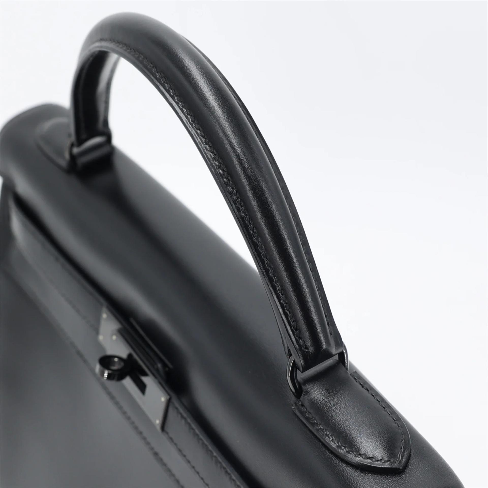 Excellent ( Rank SA ) HERMÈS Limited Edition Kelly 32 So Black Noir (89) Box-calf Black hardware Square N (2010) - 3