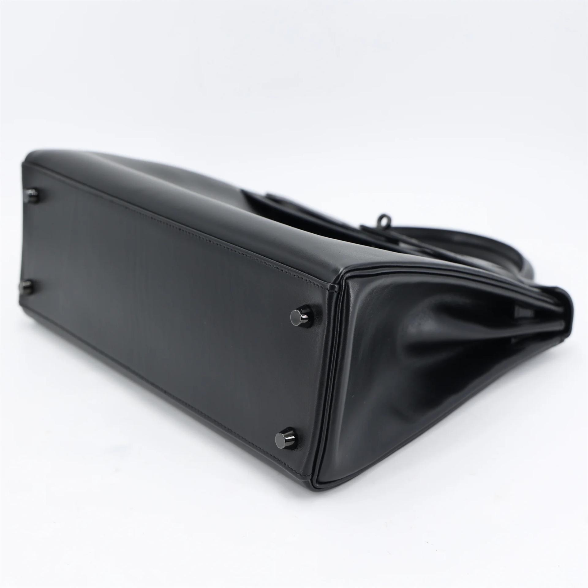 Excellent ( Rank SA ) HERMÈS Limited Edition Kelly 32 So Black Noir (89) Box-calf Black hardware Square N (2010) - 5