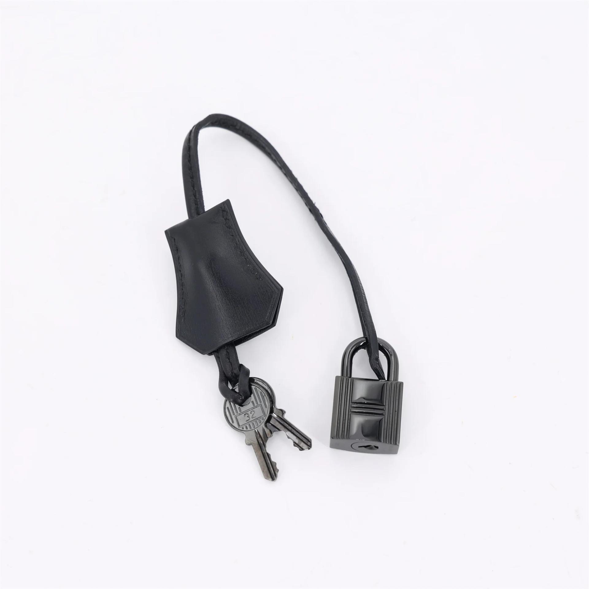 Excellent ( Rank SA ) HERMÈS Limited Edition Kelly 32 So Black Noir (89) Box-calf Black hardware Square N (2010) - 19