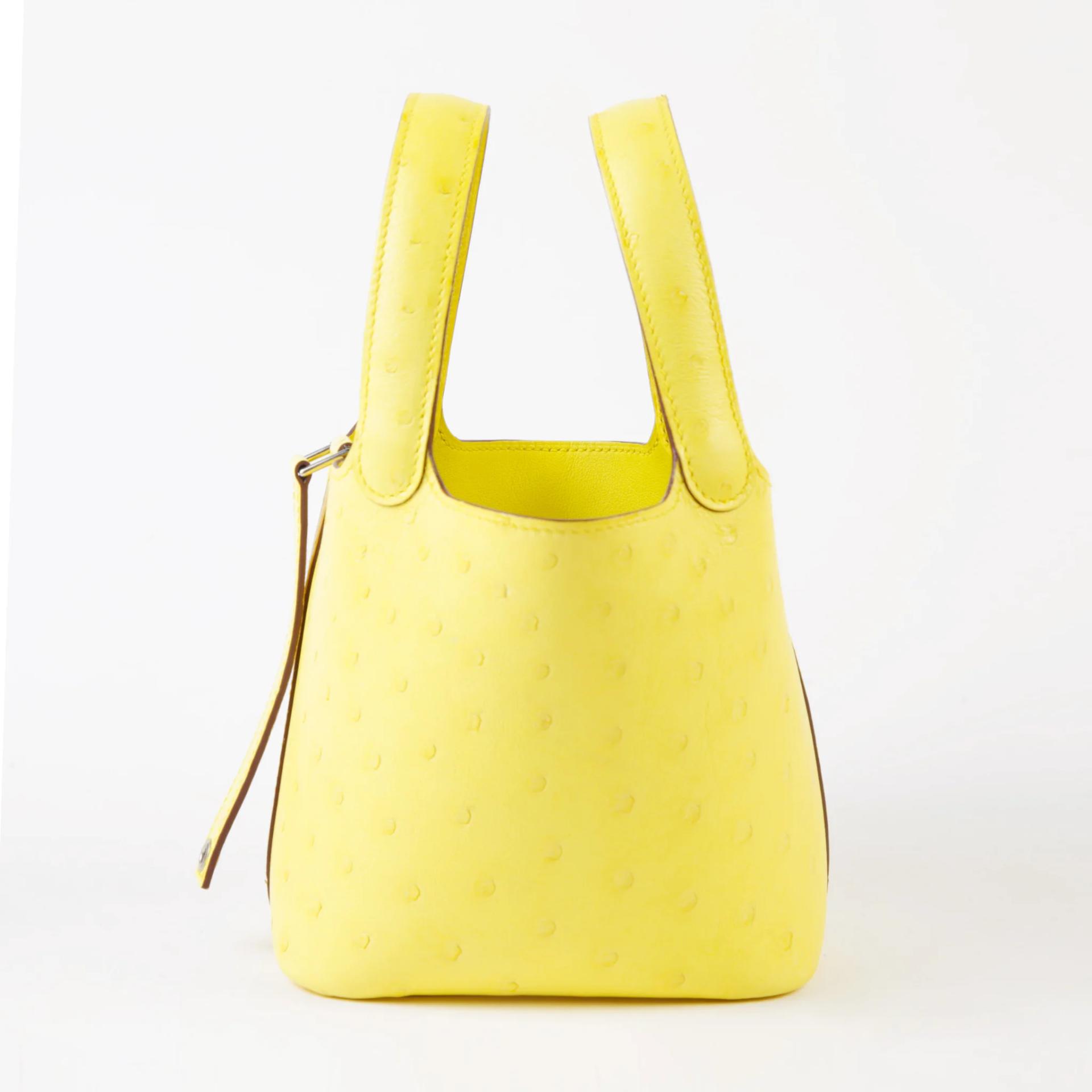 Very Good ( Rank A) HERMÈS Picotin Lock Micro 14 Jaune Citron (9N) Ostrich Palladium hardware W (2024) - 4