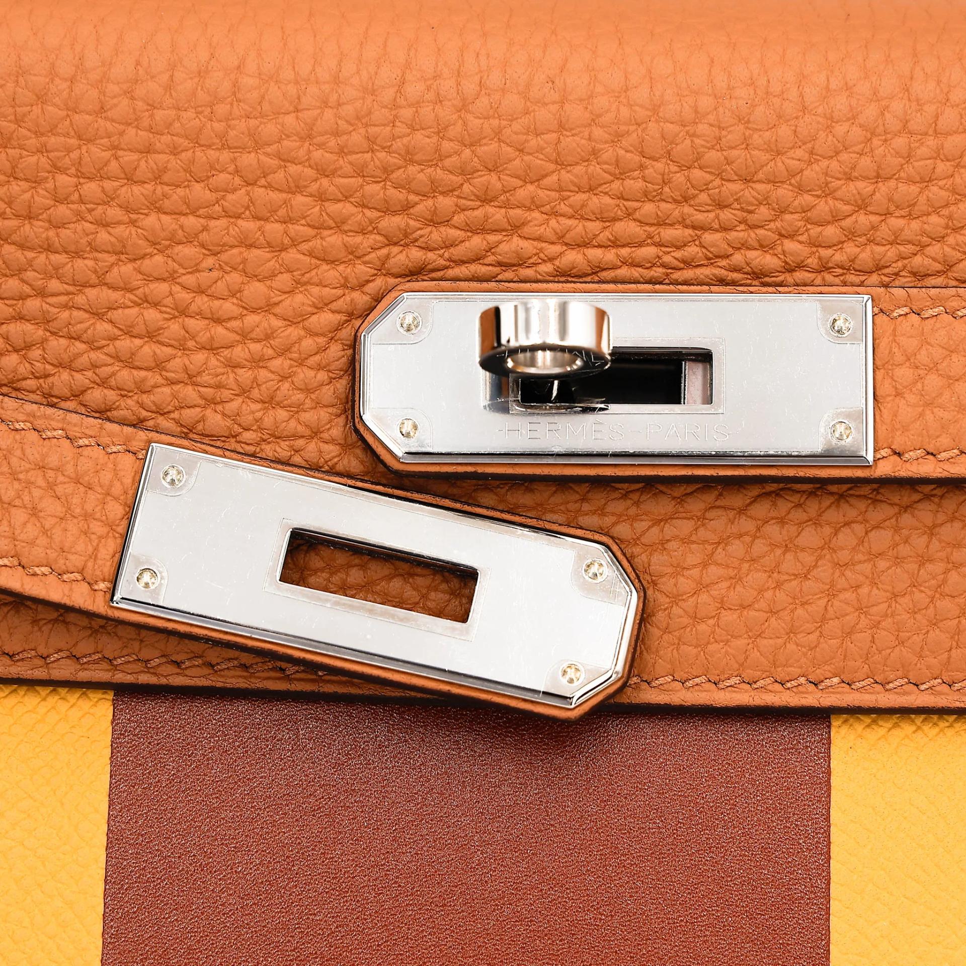 Excellent ( Rank SA ) HERMÈS Limited Edition Kelly 28 Graphie Sellier Letter S Gold (37) Jaune Ambre (9D) Caramel (28) Clemence Epsom Sombrero Palladium hardware C (2018) - 8