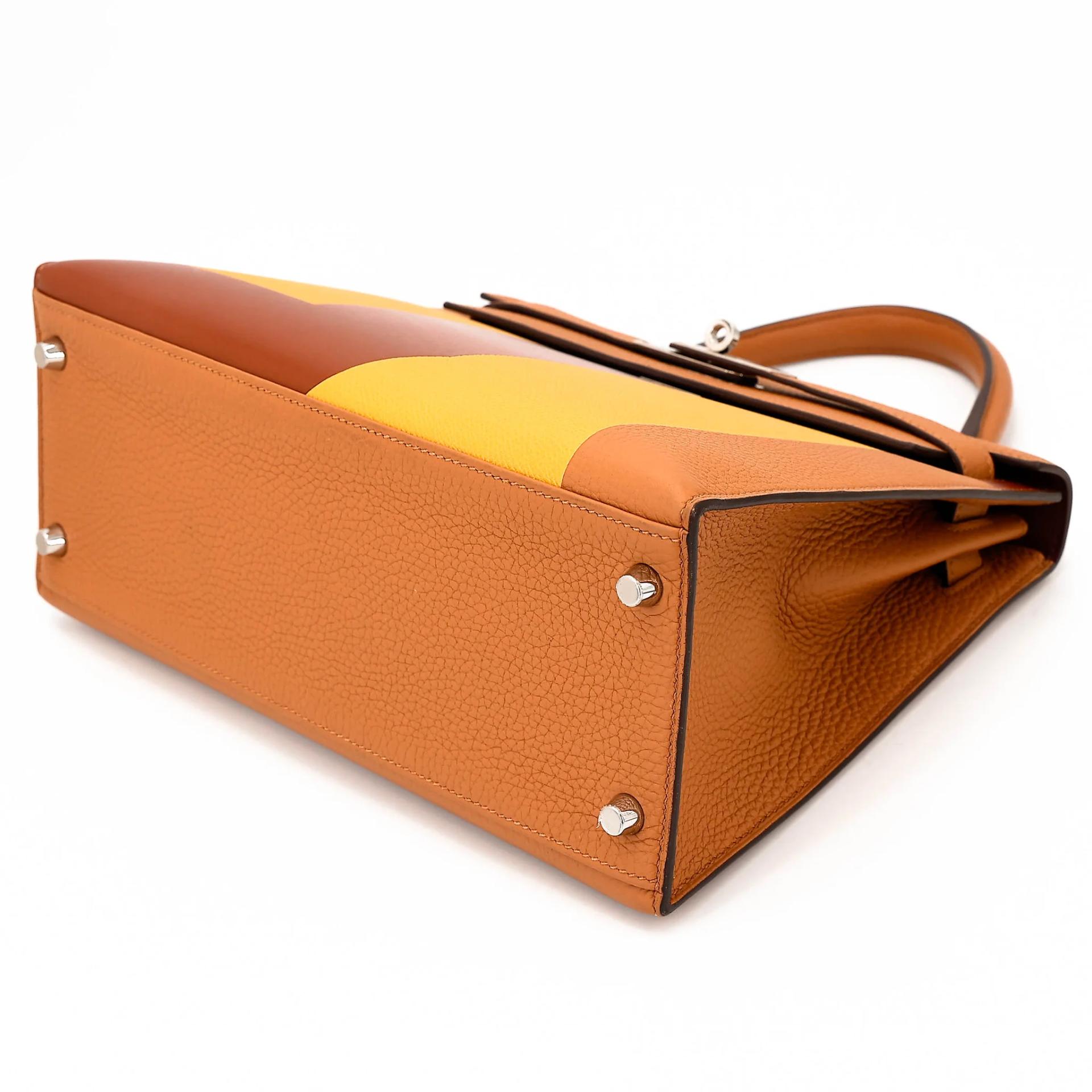 Excellent ( Rank SA ) HERMÈS Limited Edition Kelly 28 Graphie Sellier Letter S Gold (37) Jaune Ambre (9D) Caramel (28) Clemence Epsom Sombrero Palladium hardware C (2018) - 4