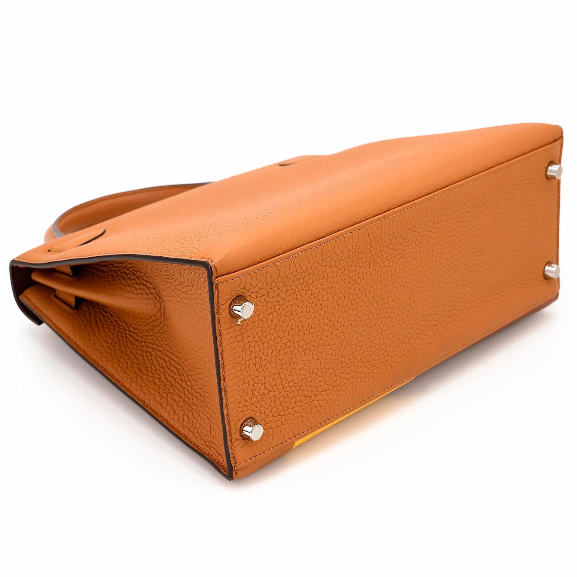 Excellent ( Rank SA ) HERMÈS Limited Edition Kelly 28 Graphie Sellier Letter S Gold (37) Jaune Ambre (9D) Caramel (28) Clemence Epsom Sombrero Palladium hardware C (2018) - 7