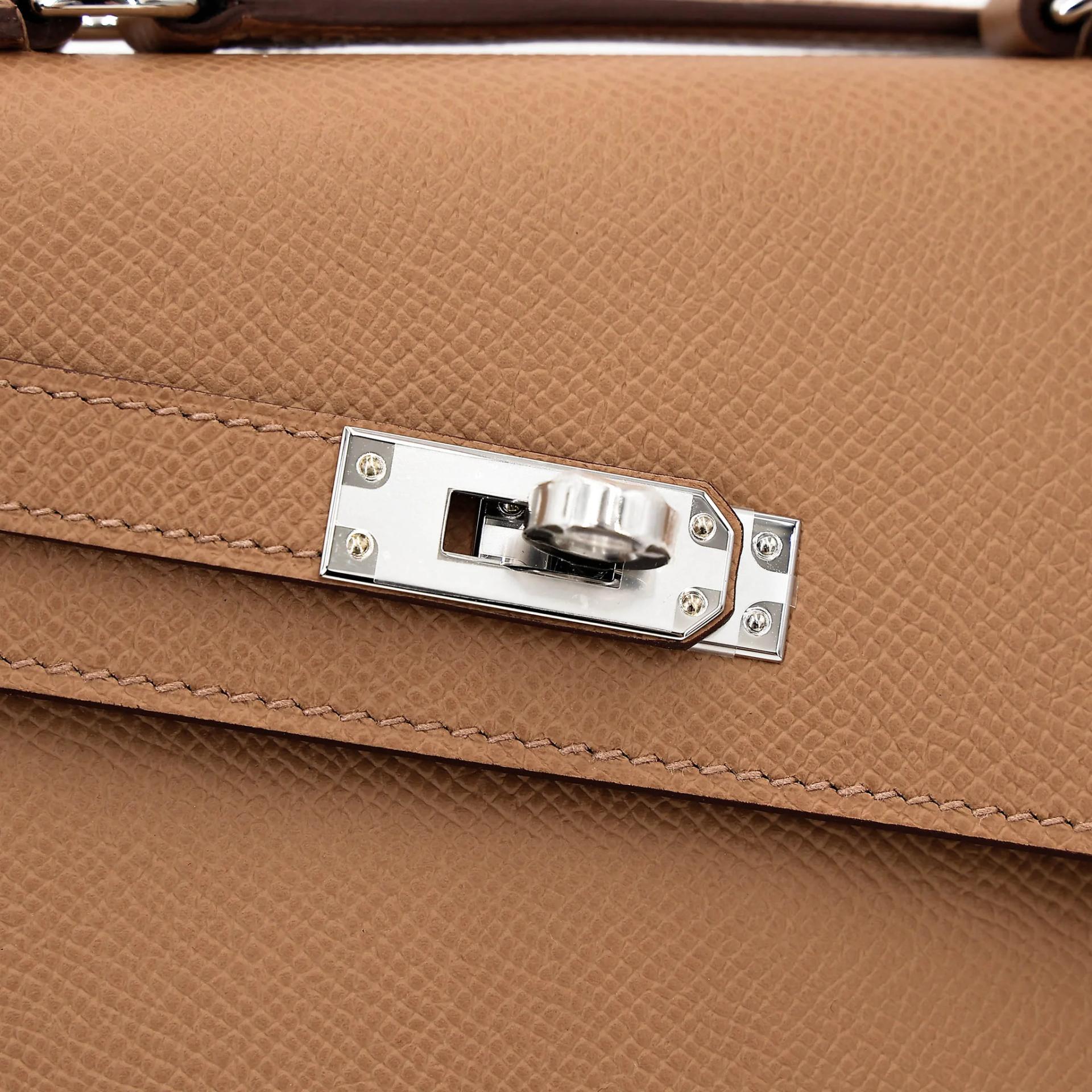 全新 HERMÈS 愛馬仕 限量收藏款 Kelly 20 en Desordre 4B 餅幹色 Biscuit Epsom牛皮 銀扣 G刻 2026年 - 16